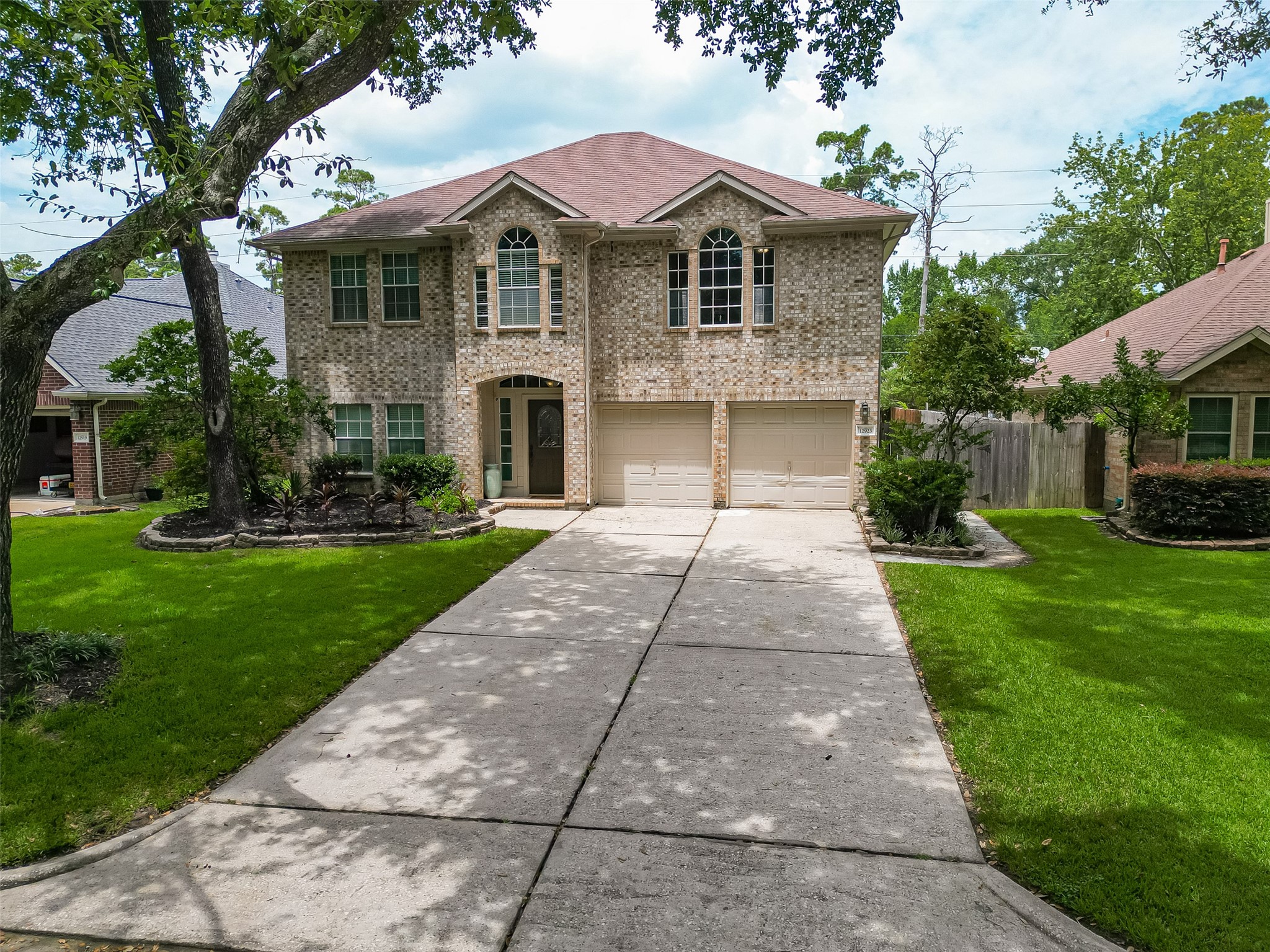 Listing photo 2