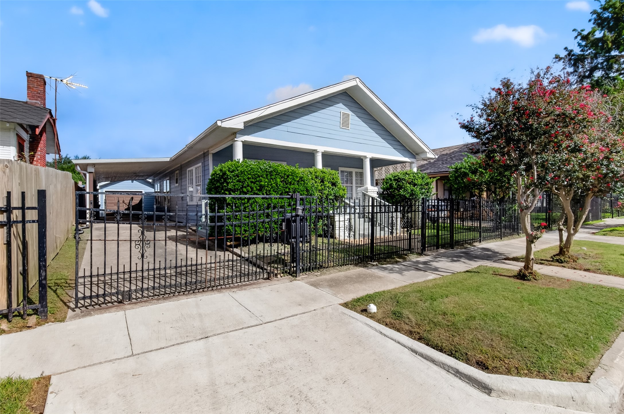 Listing photo 1