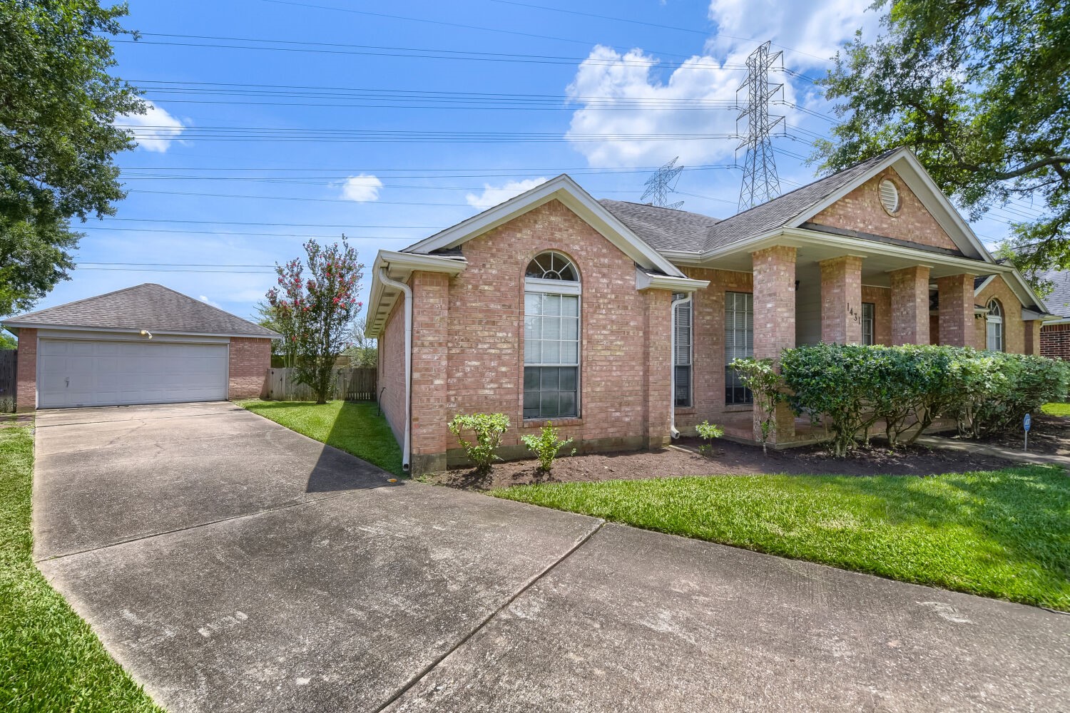 Listing photo 3