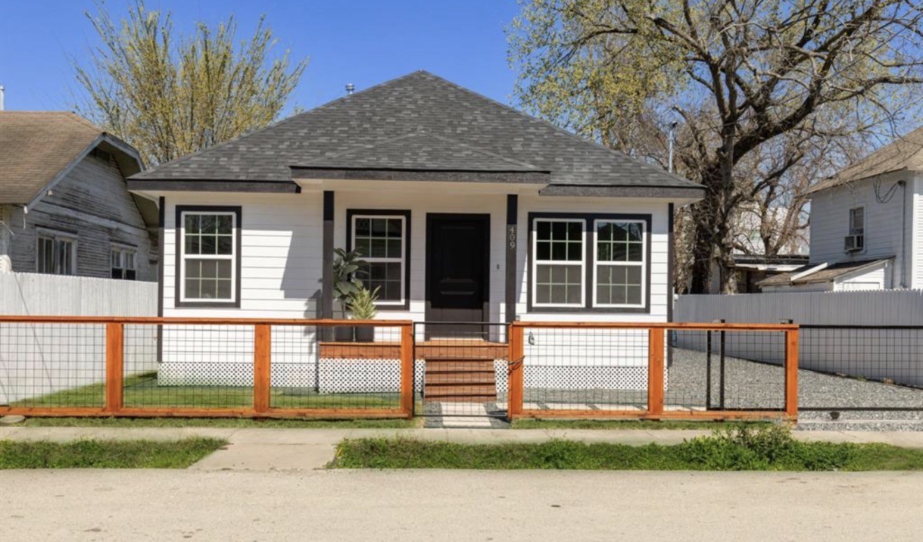 Listing photo 1