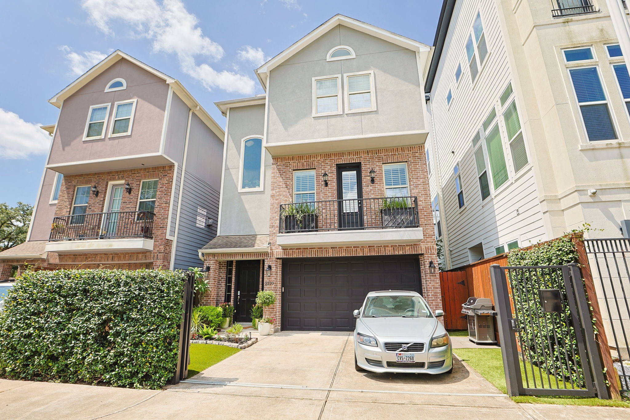 Listing photo 1