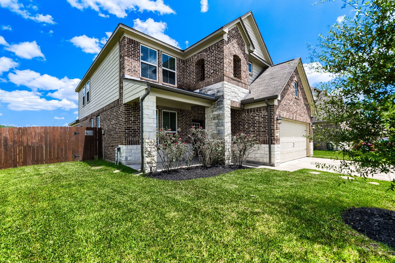 Listing photo 2