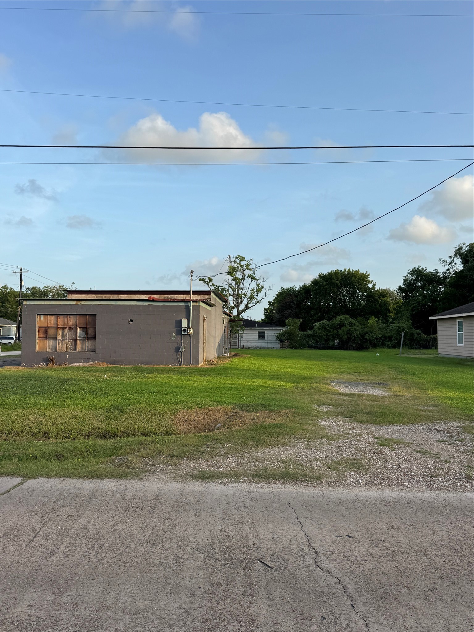 Listing photo 3