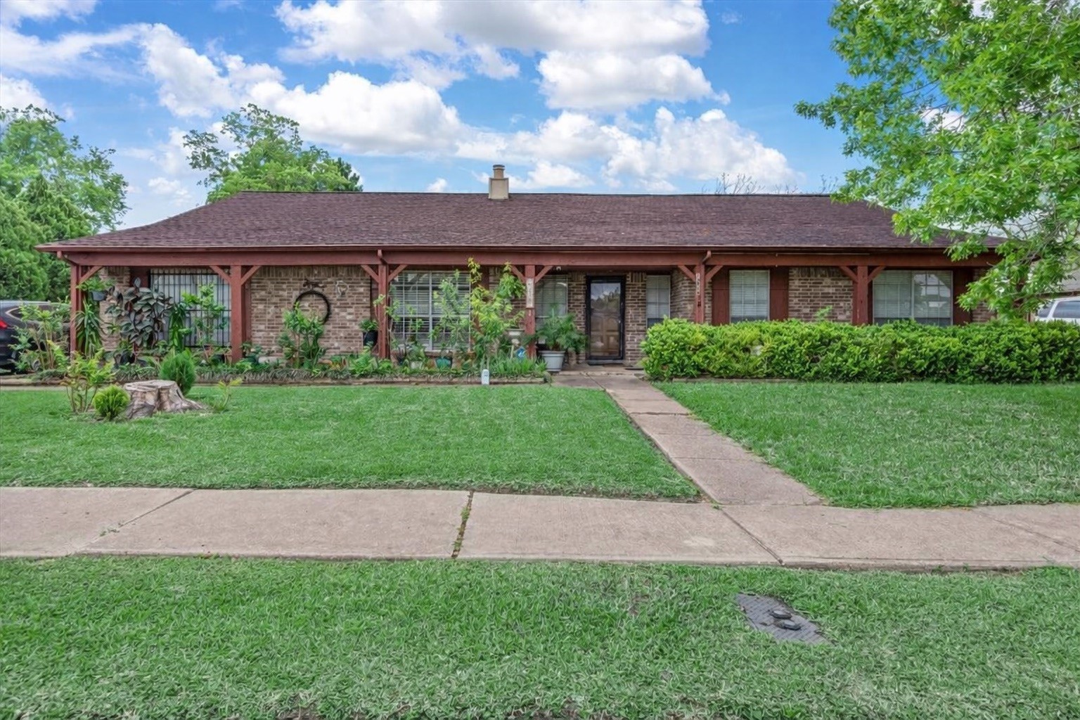Listing photo 1