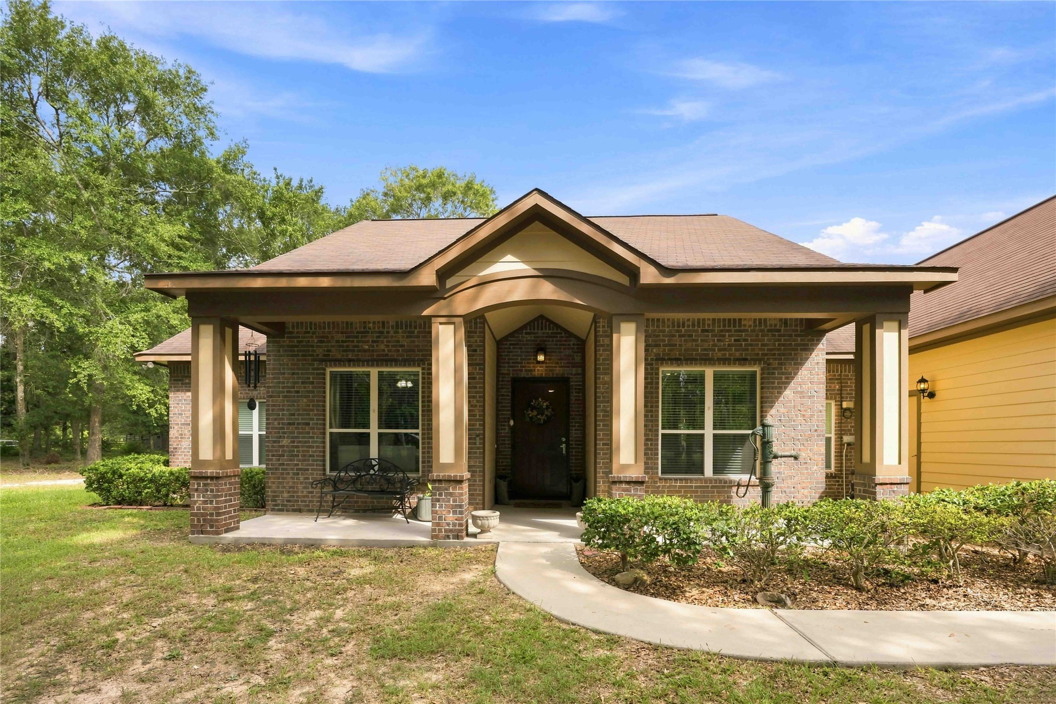 Listing photo 3