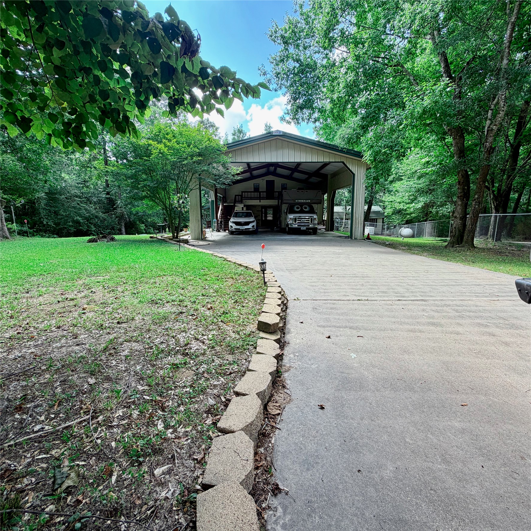 Listing photo 3