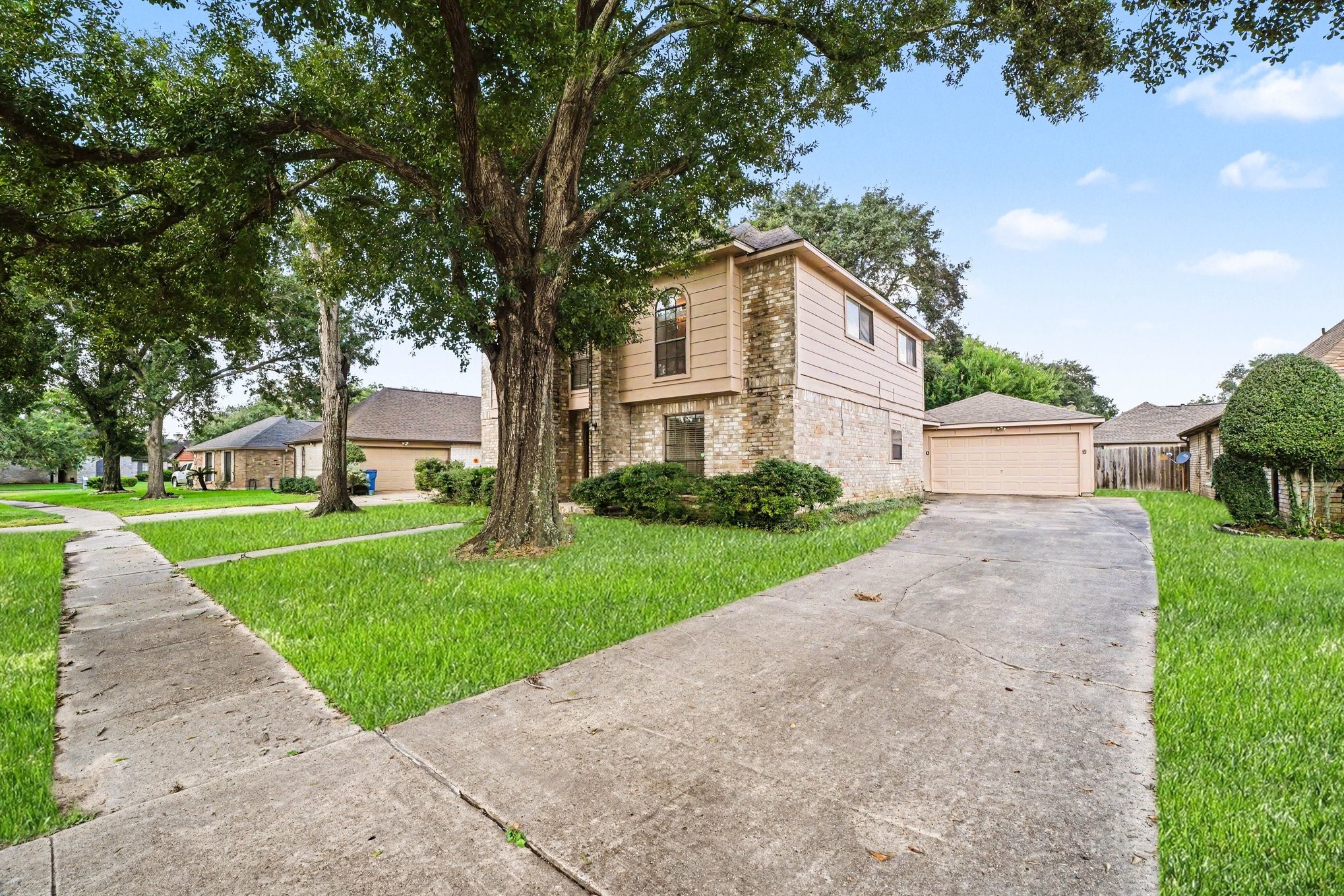Listing photo 2
