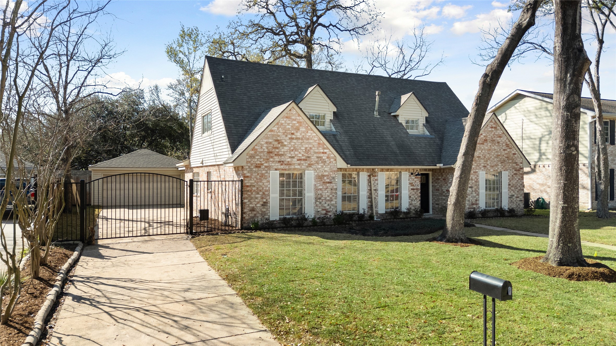 Listing photo 1