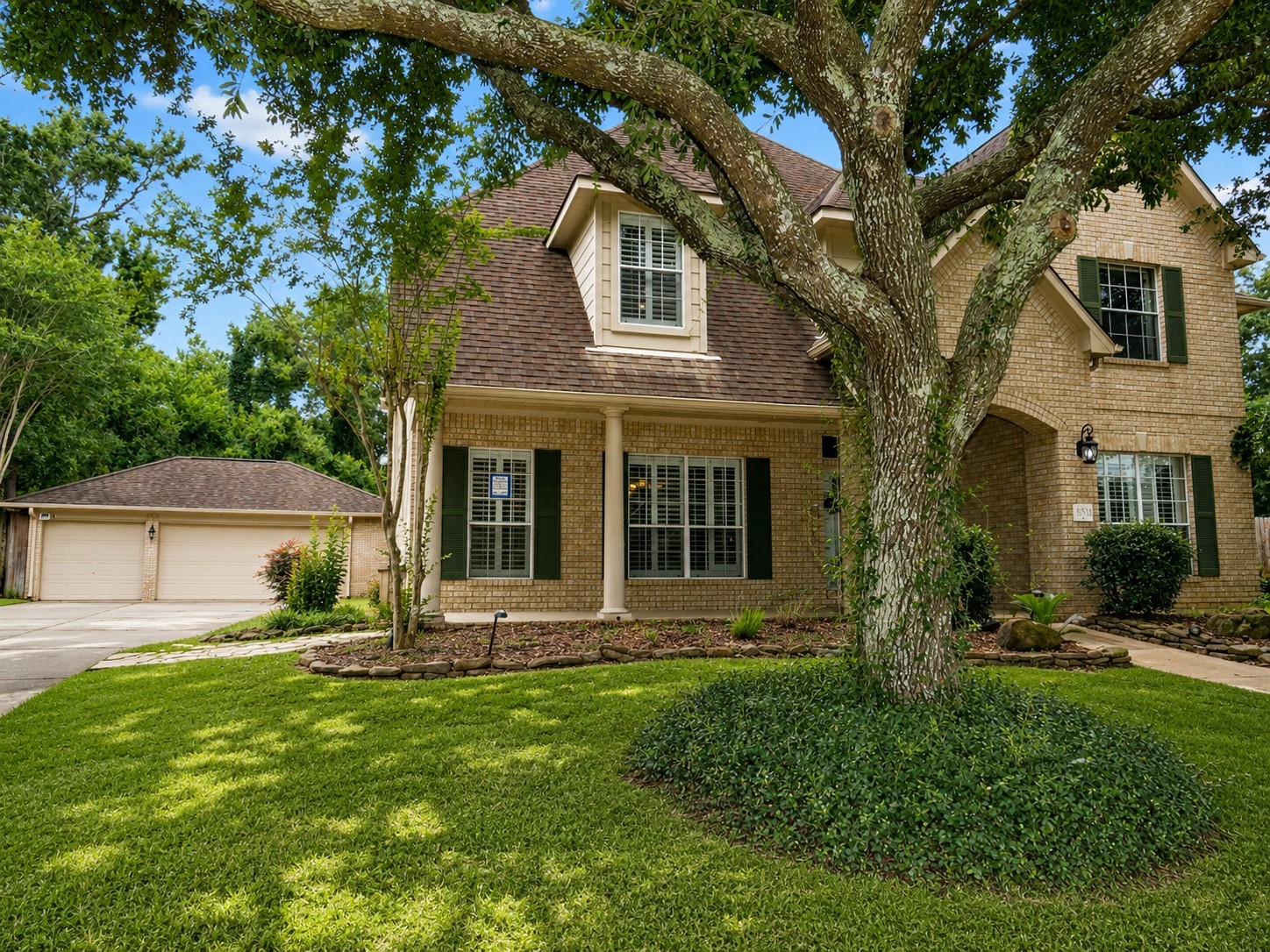 Listing photo 1