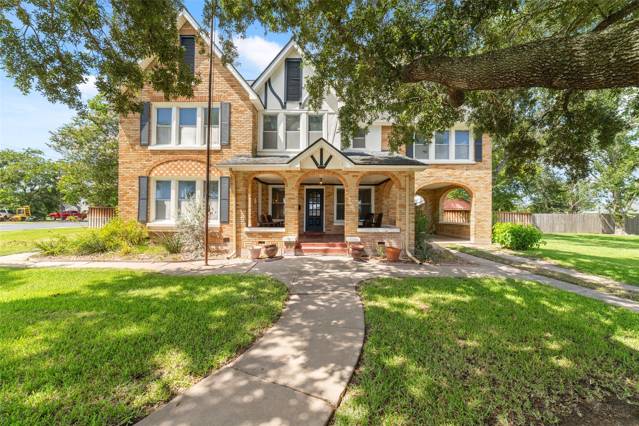 Listing photo 1