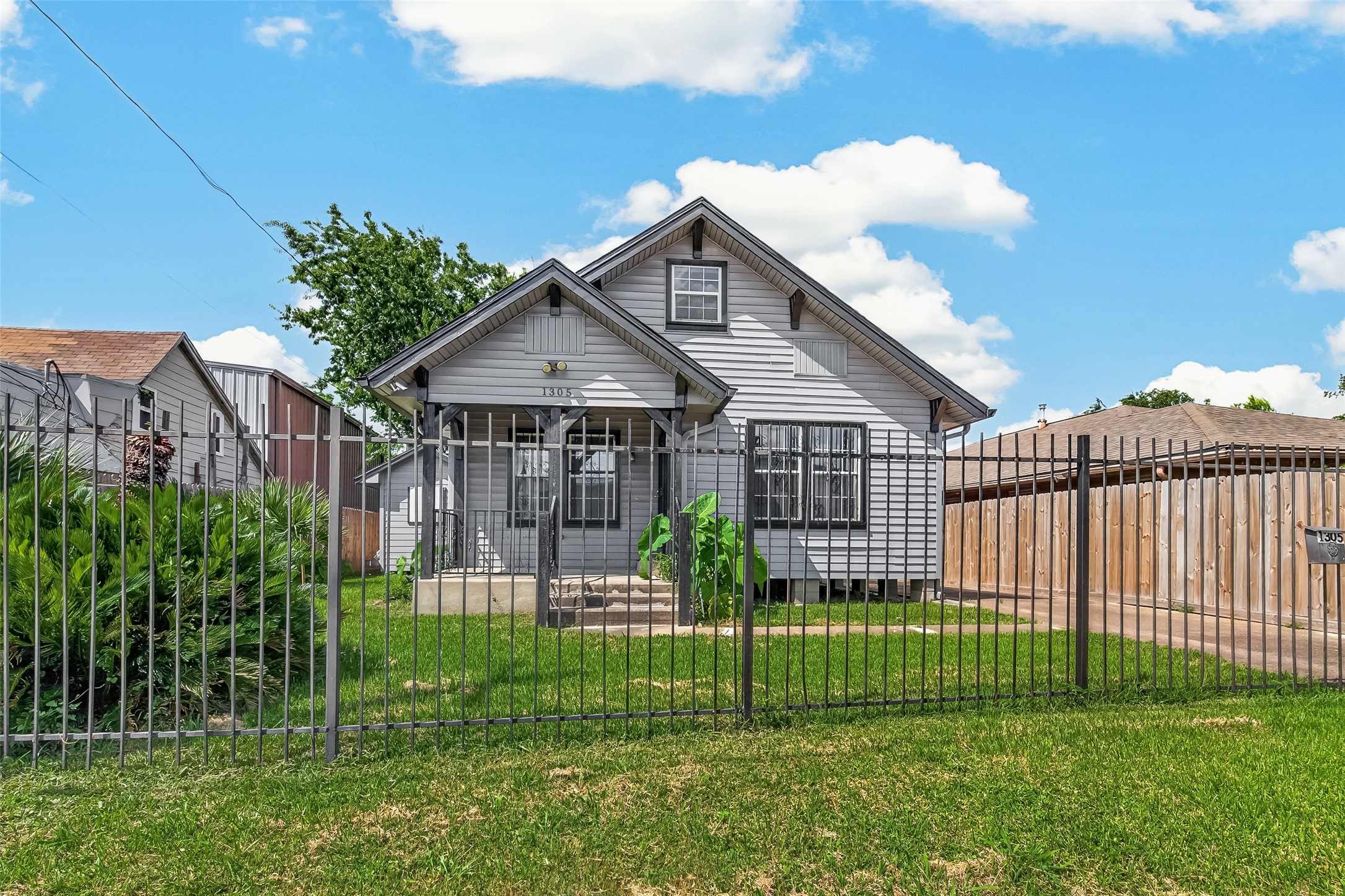 Listing photo 1