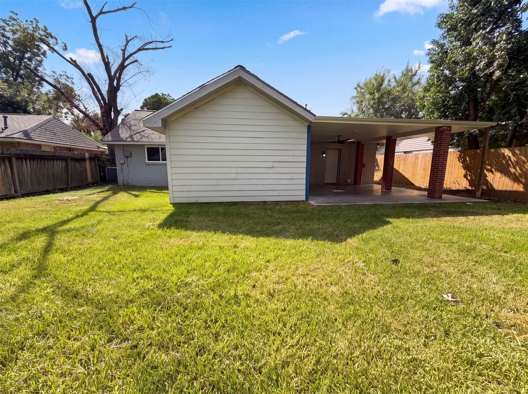 Listing photo 5