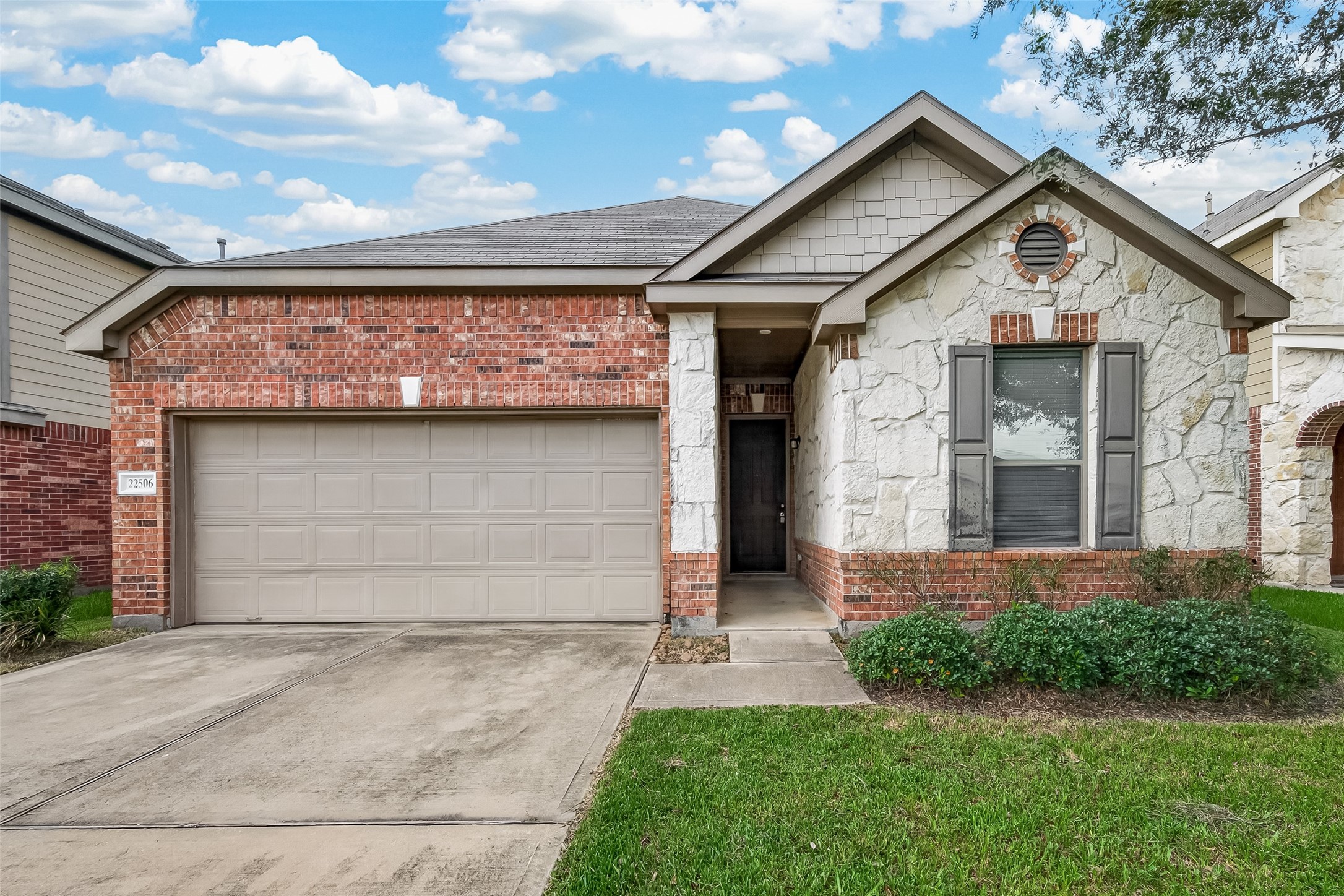 Listing photo 1