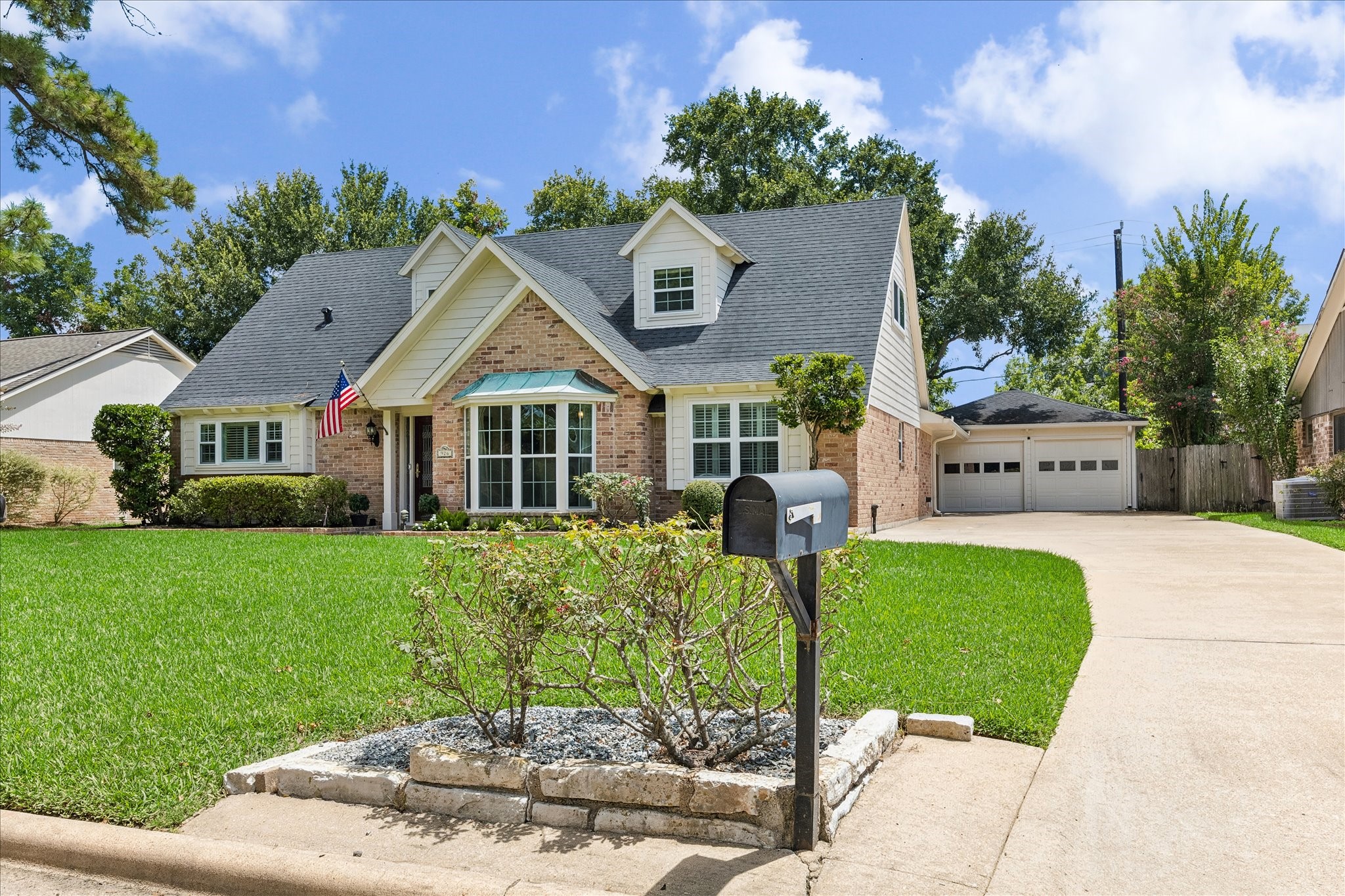 Listing photo 1