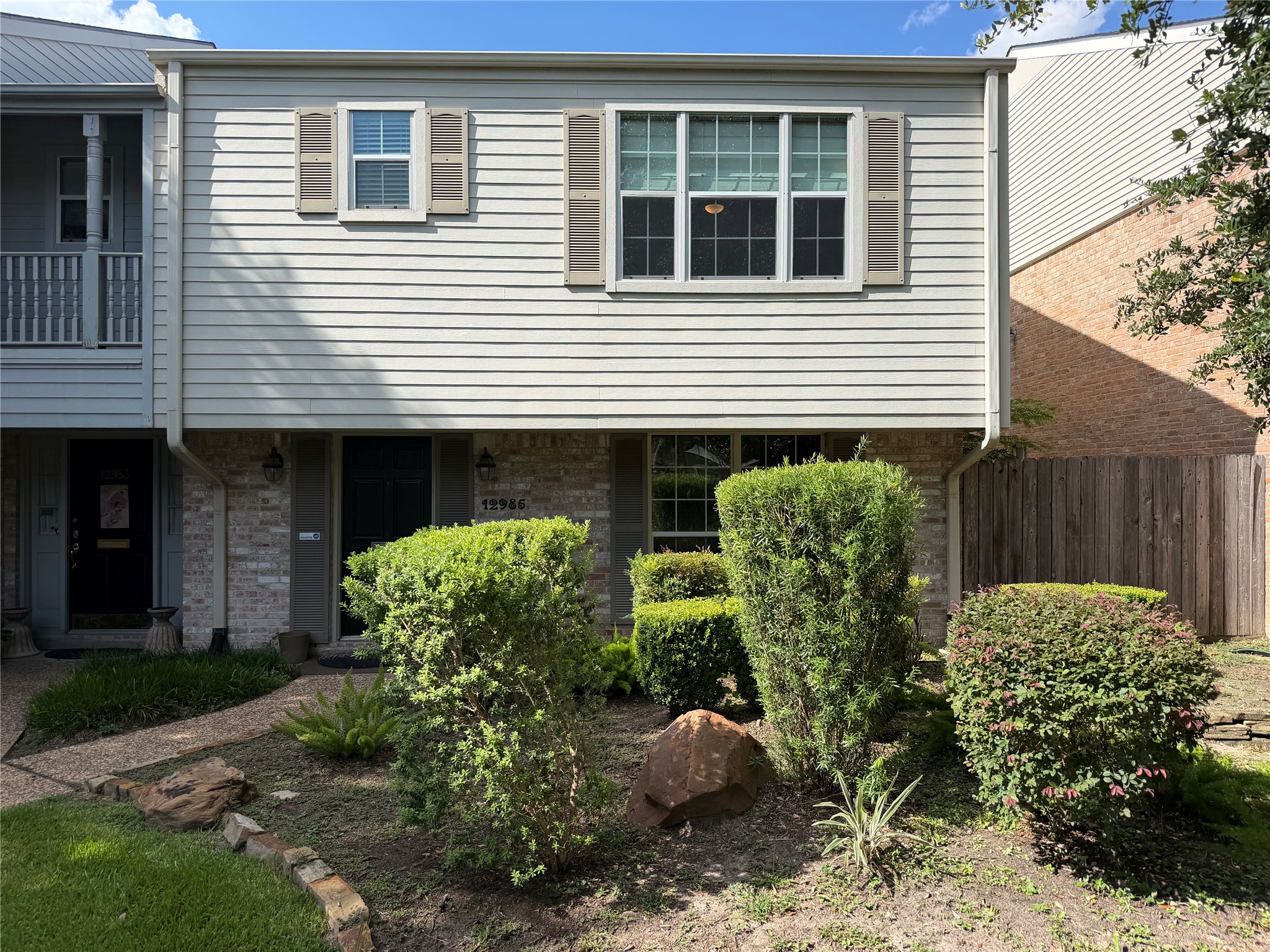 Listing photo 1