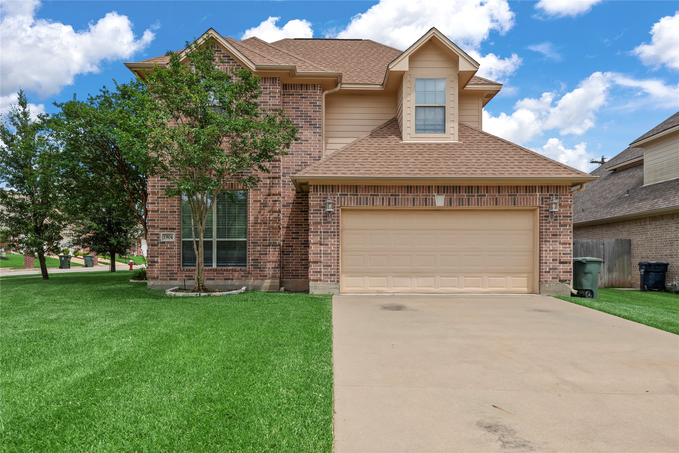 Listing photo 1