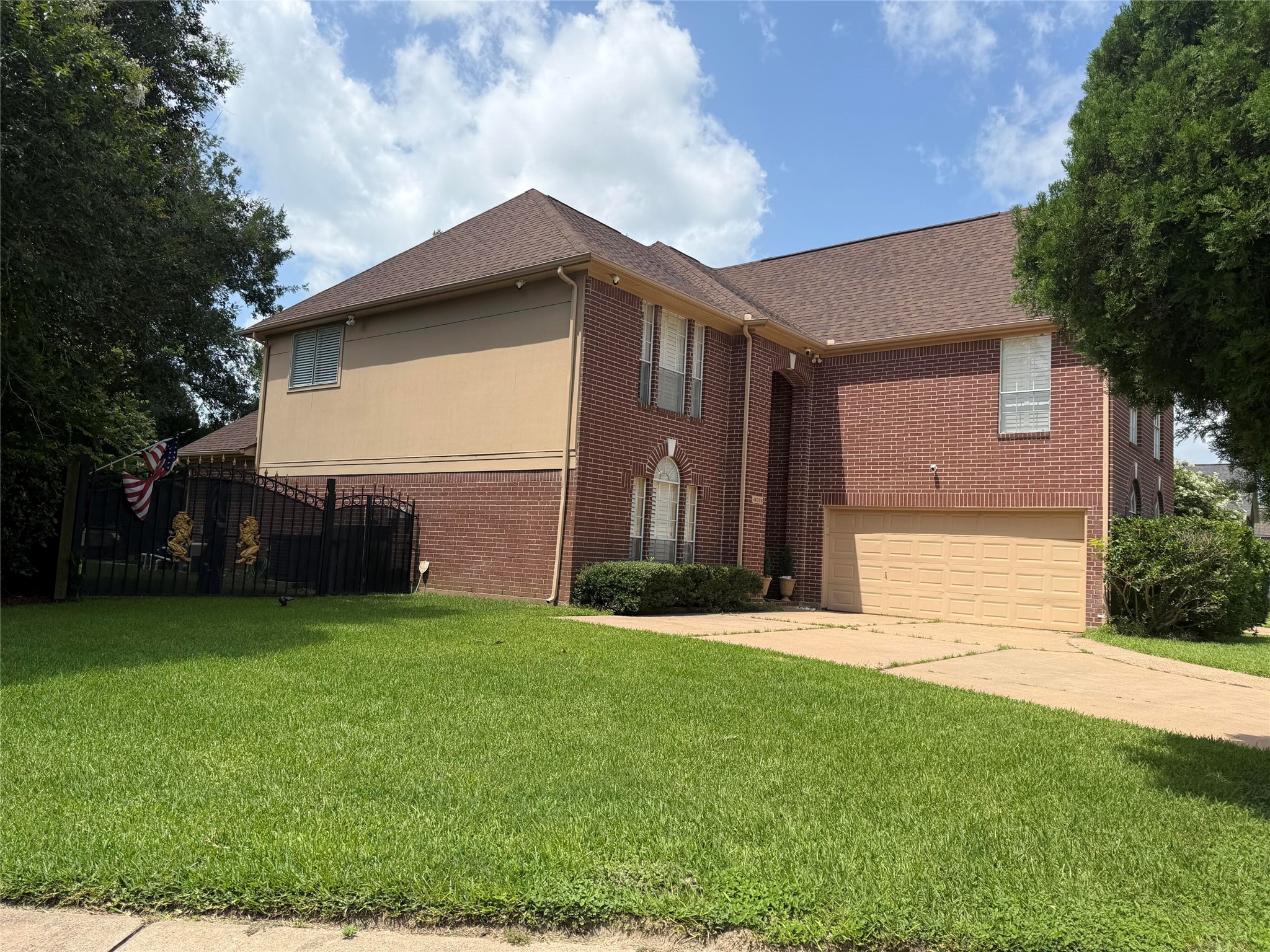 Listing photo 1