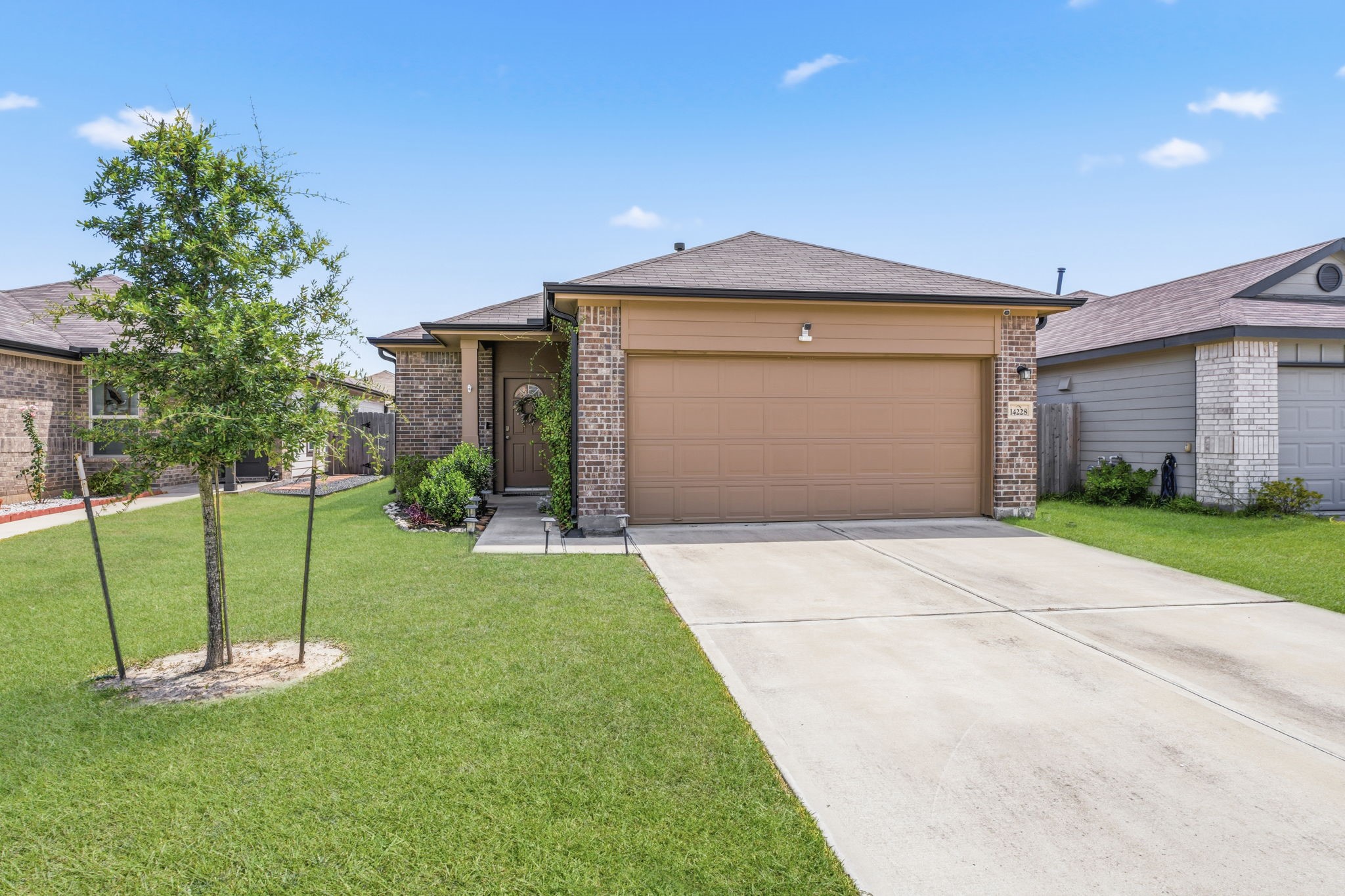 Listing photo 1