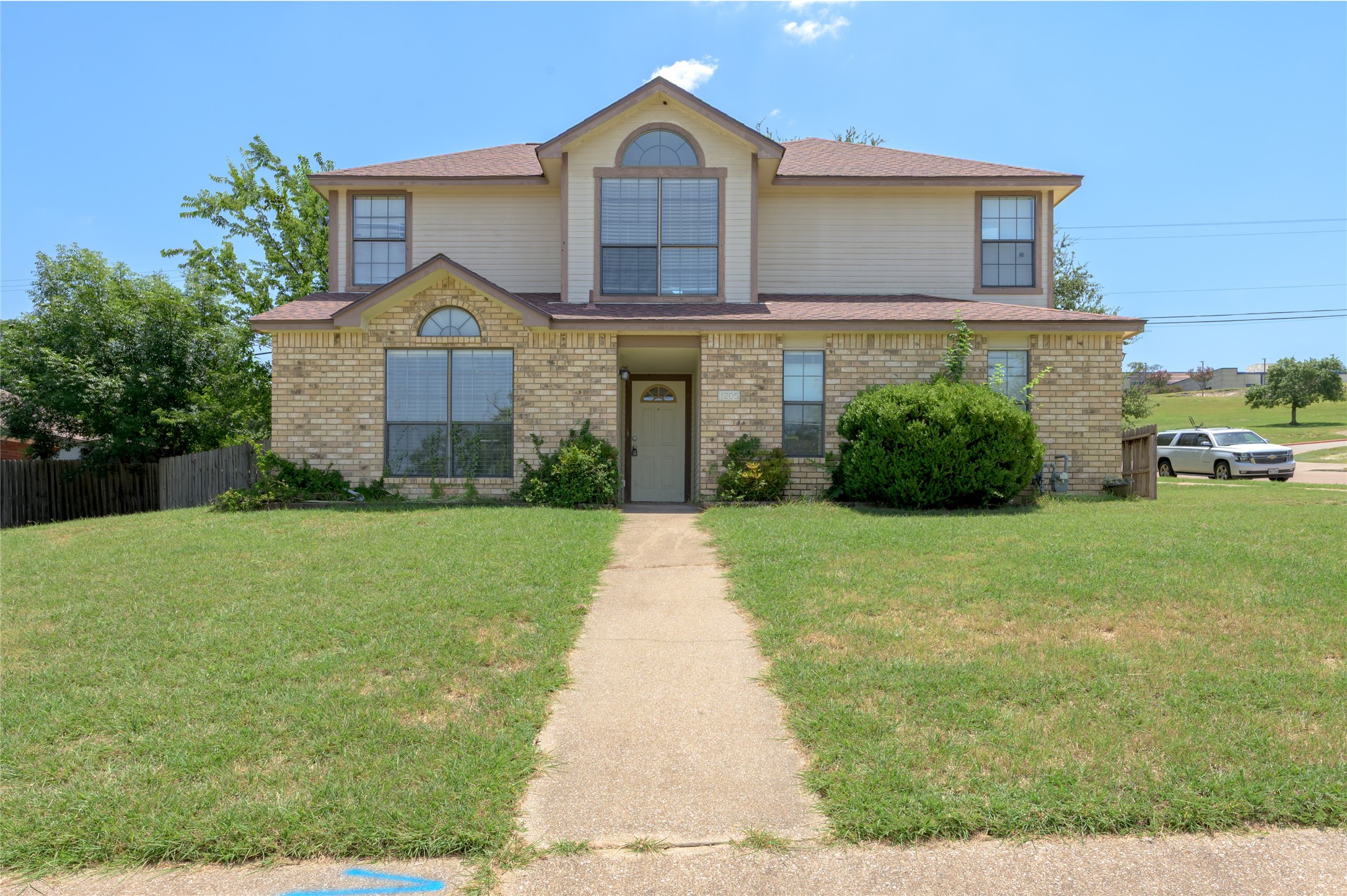 Listing photo 2
