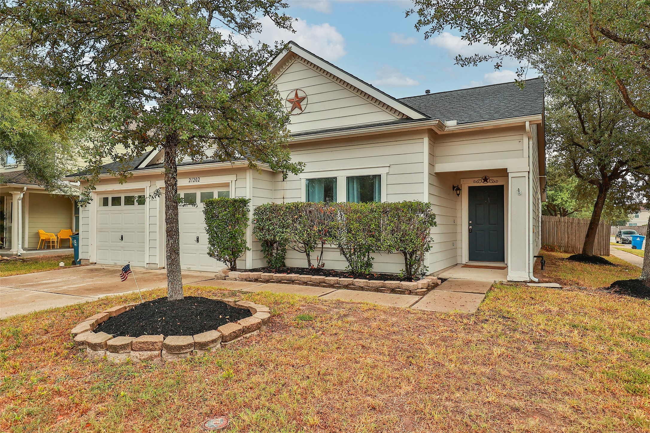 Listing photo 1