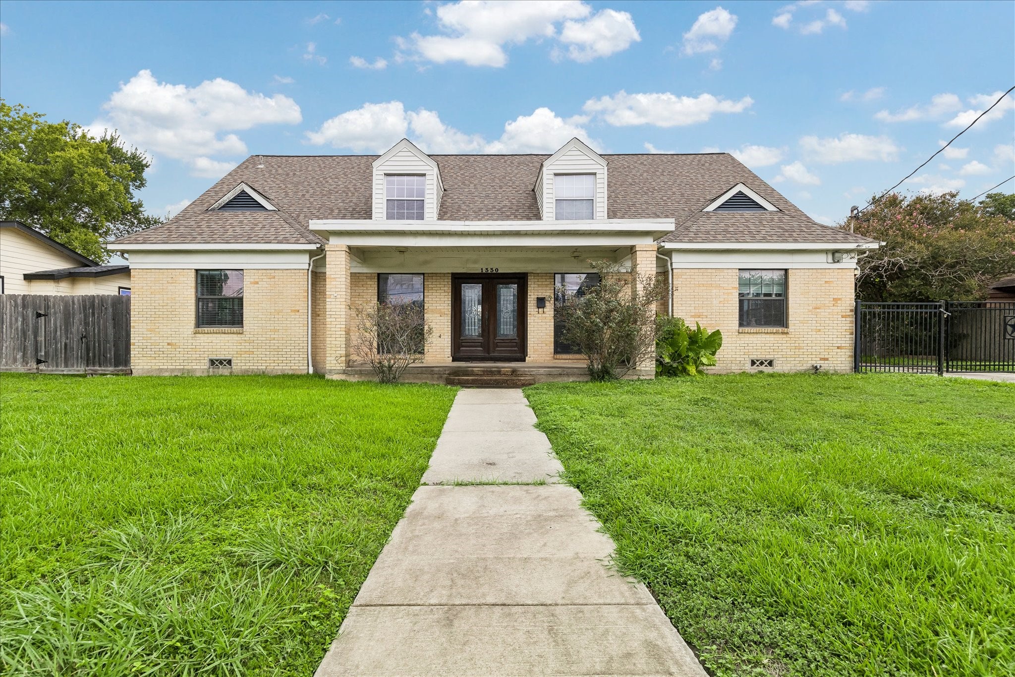 Listing photo 1