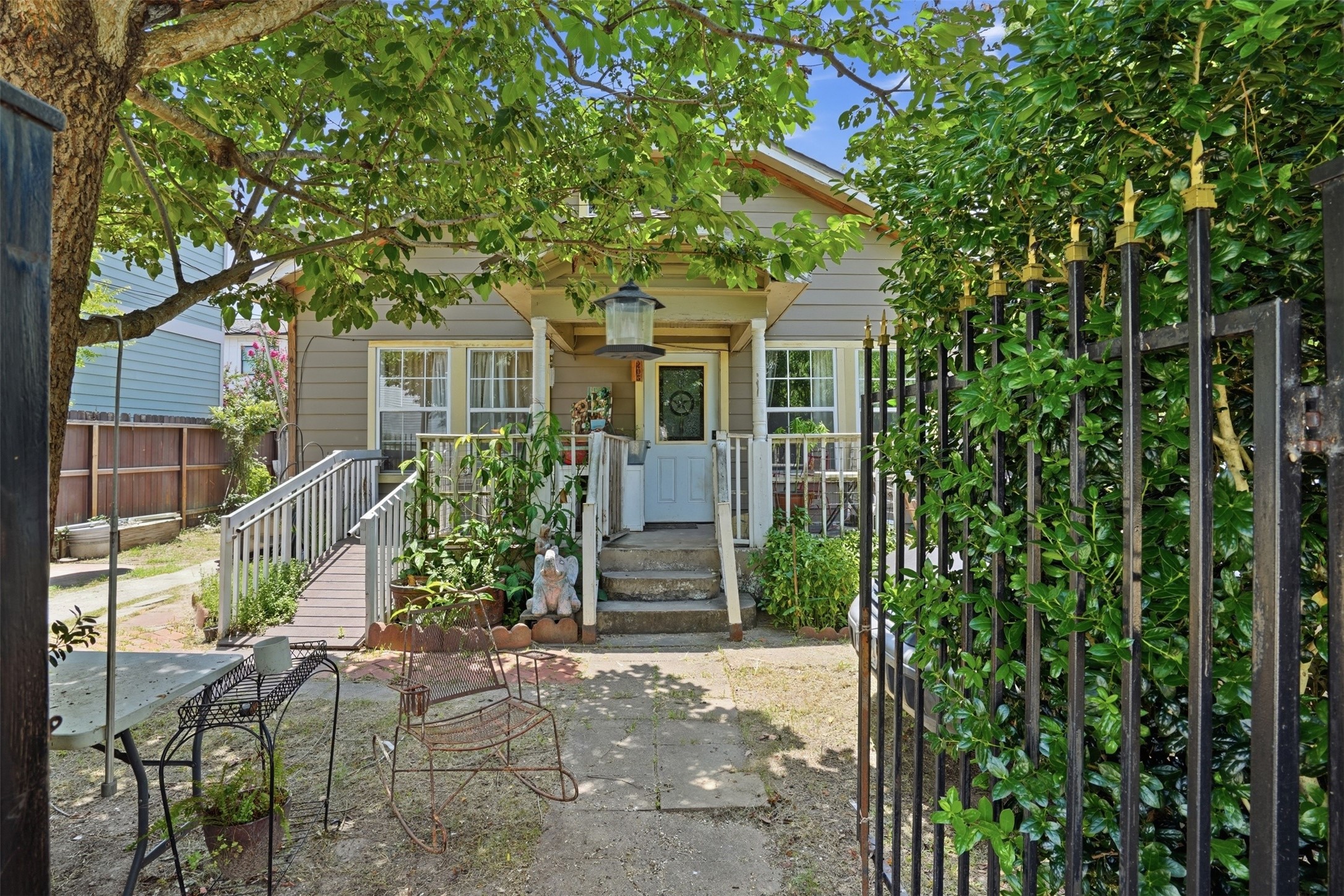 Listing photo 1