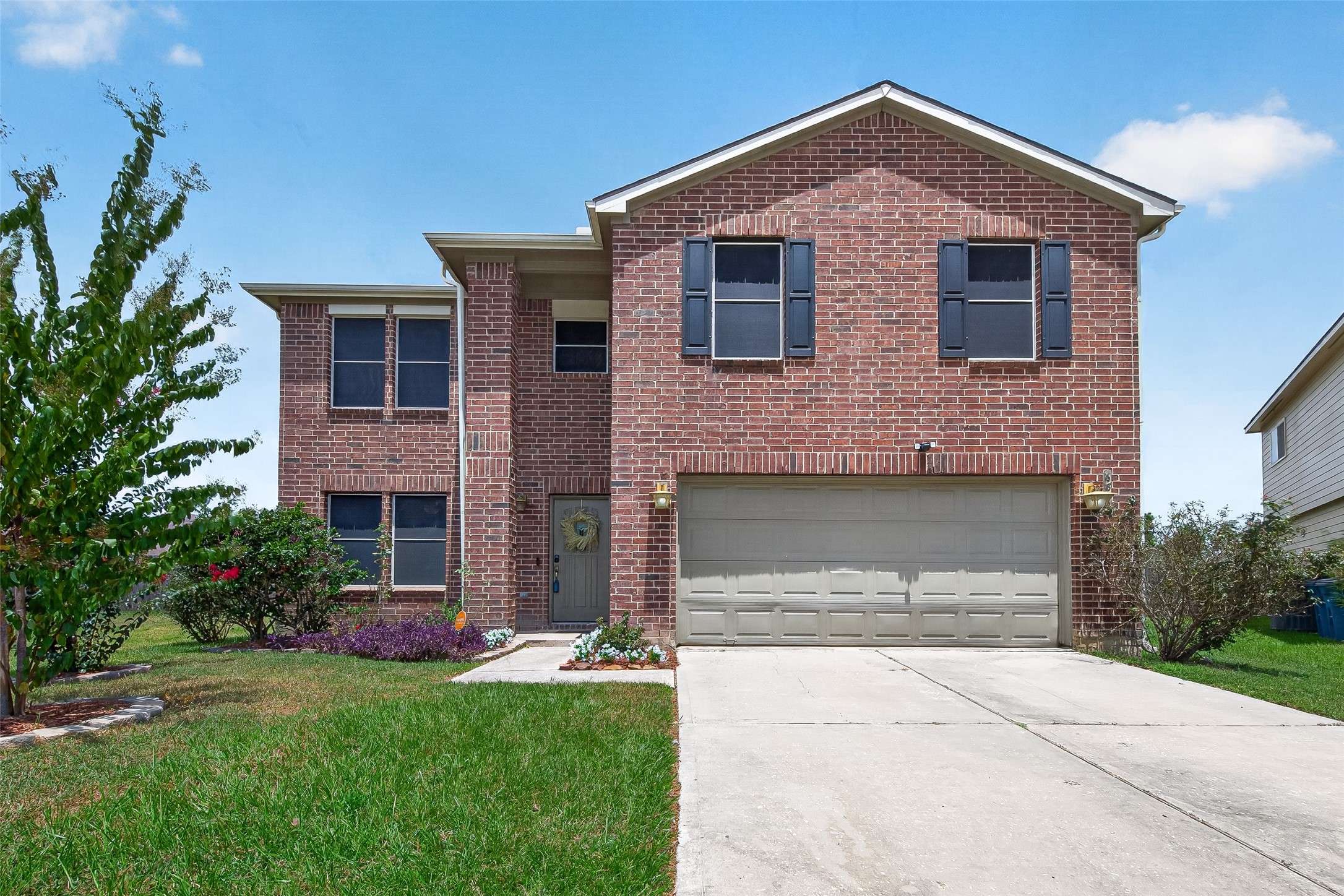 Listing photo 1