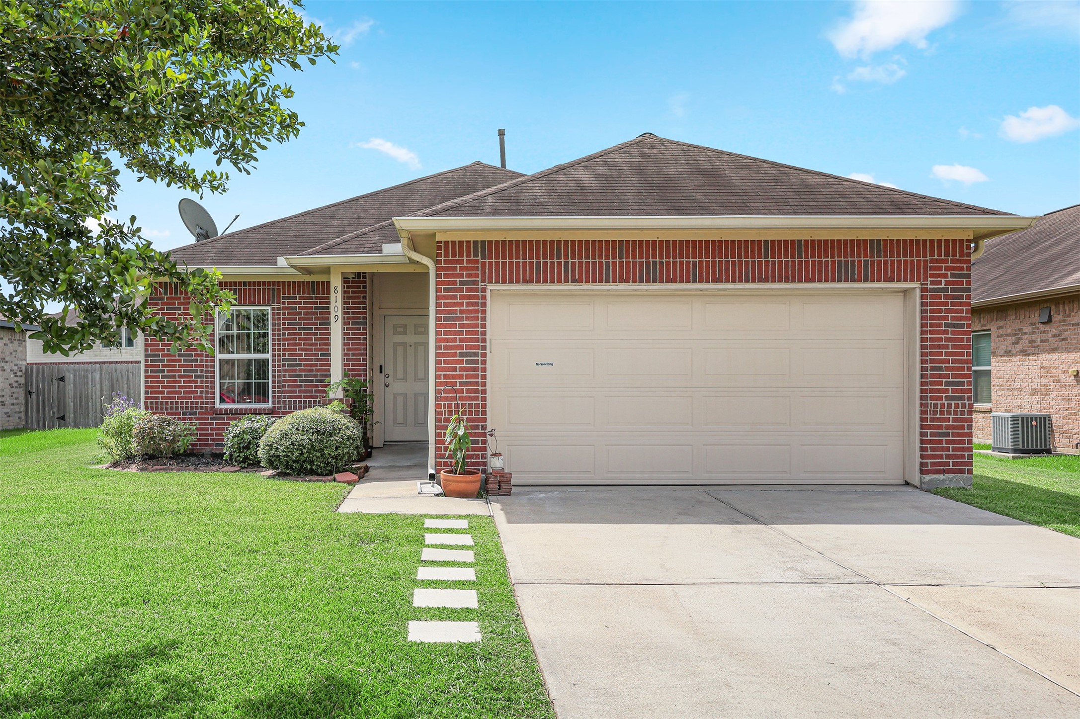Listing photo 1