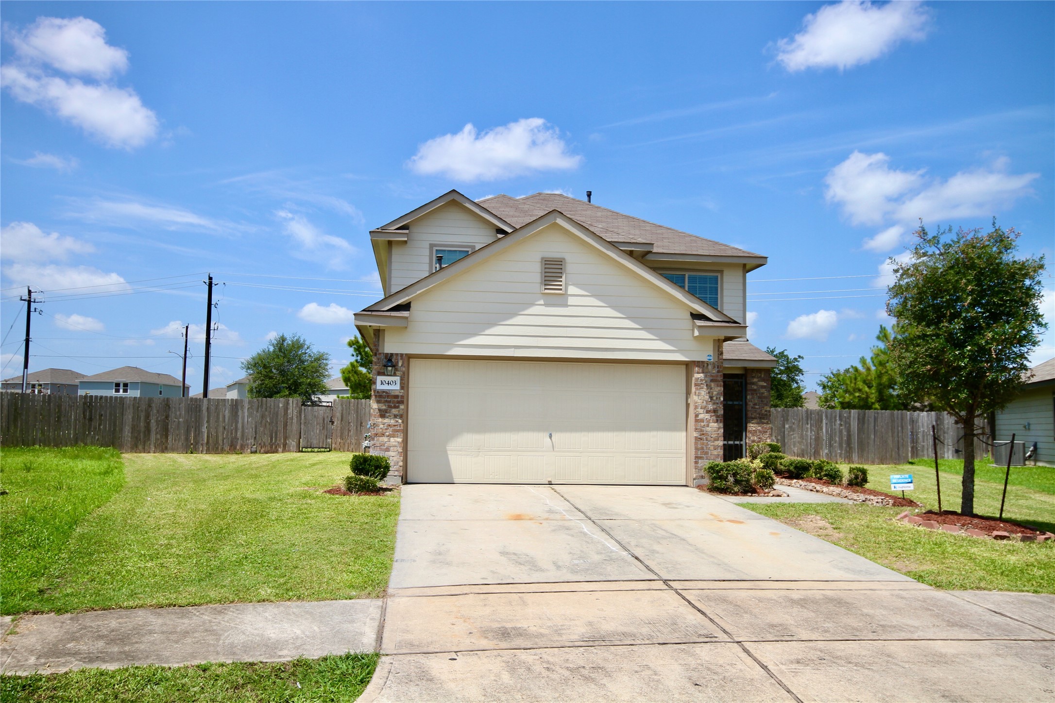 Listing photo 1
