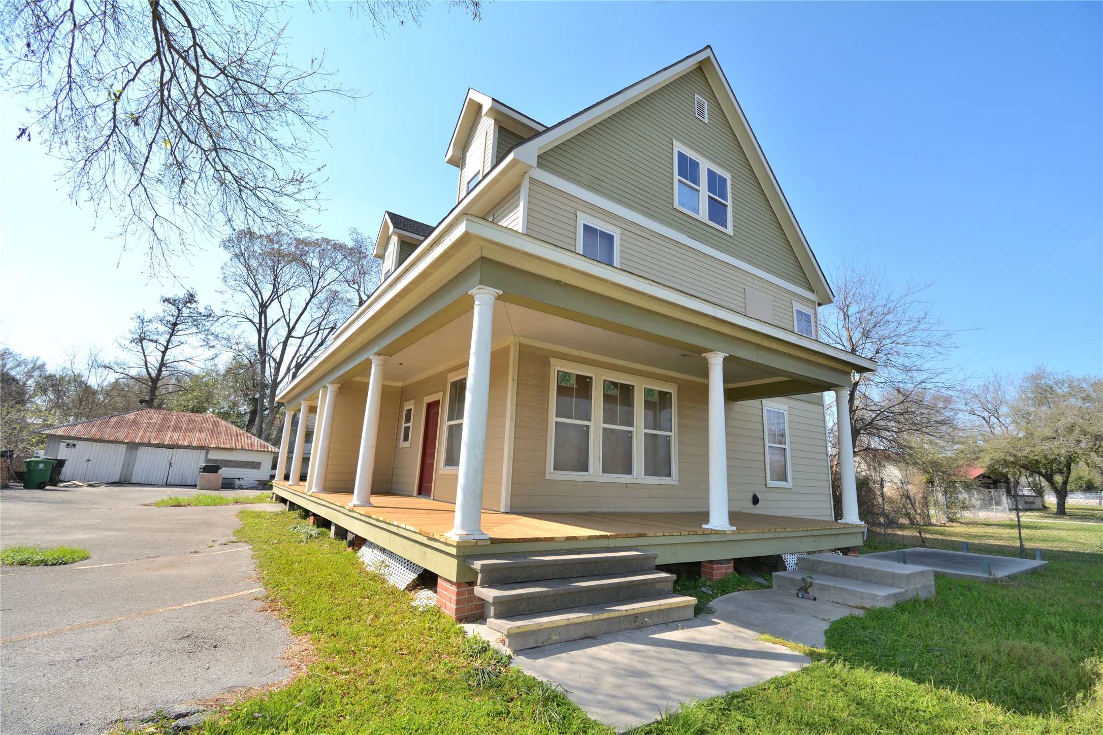 Listing photo 1