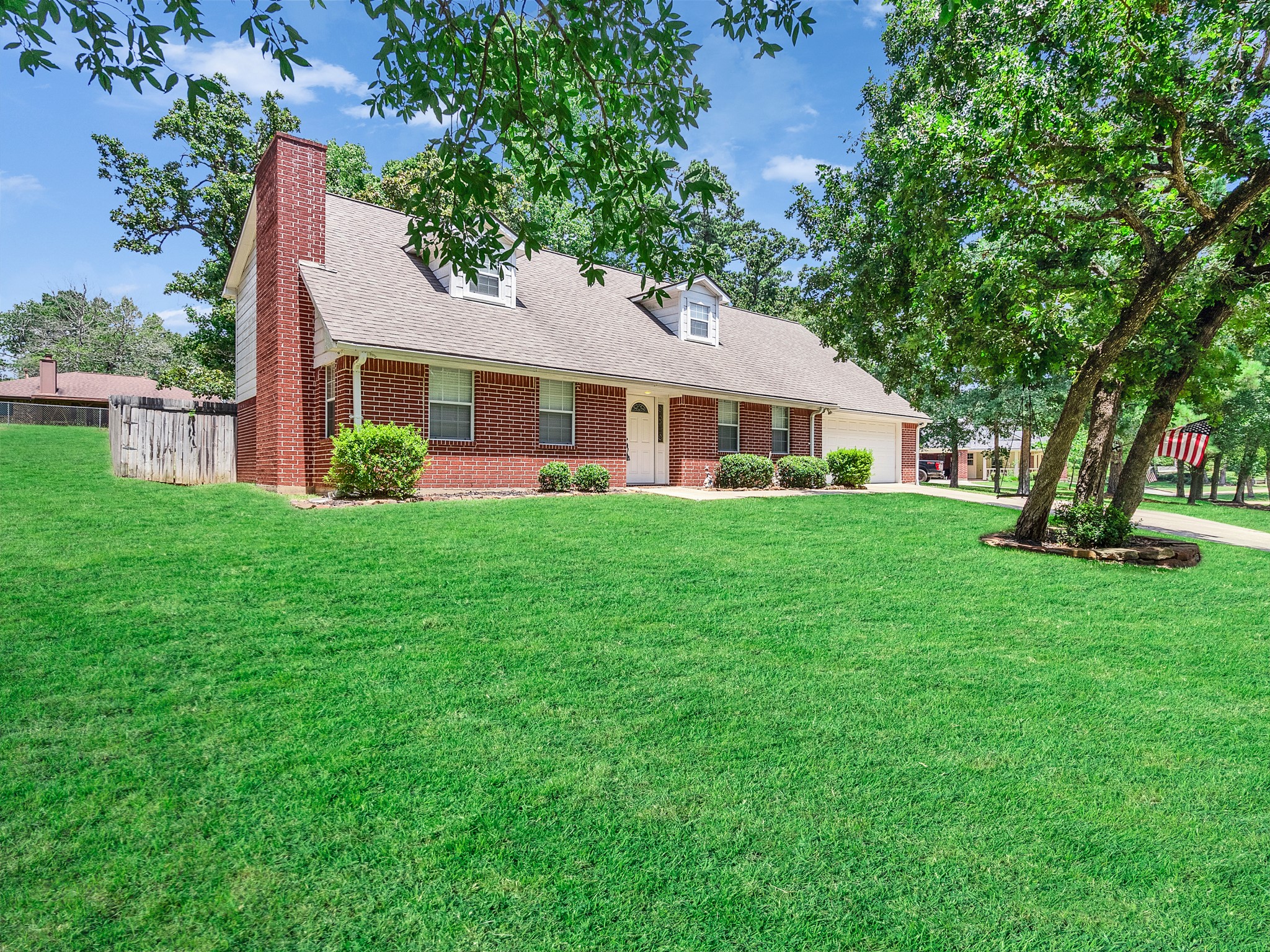 Listing photo 1