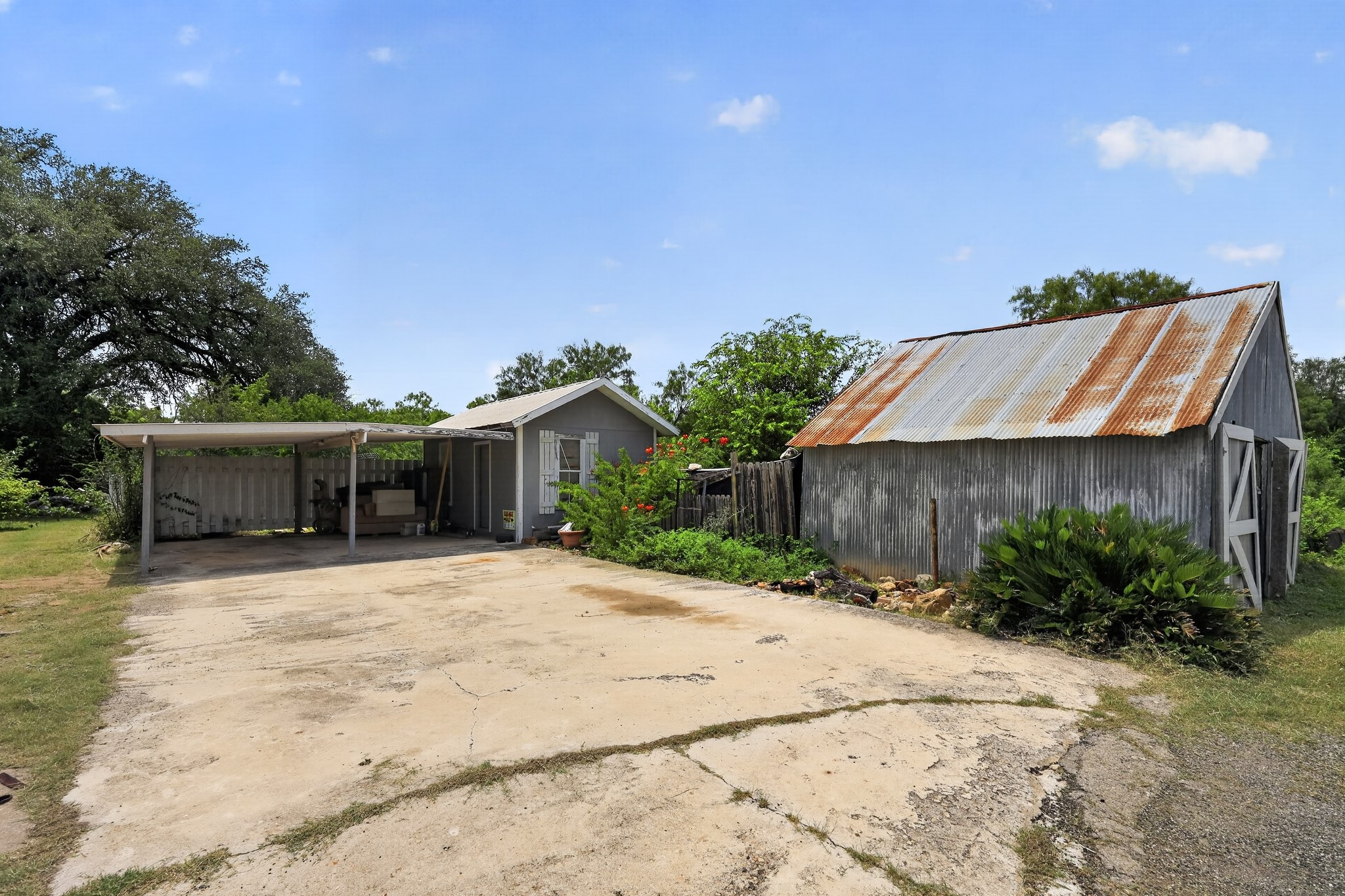 Listing photo 4
