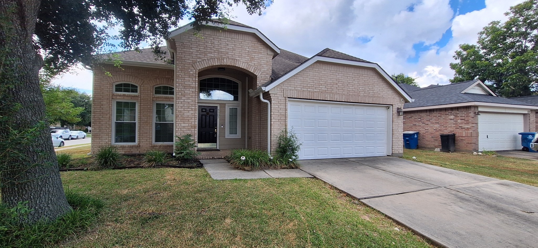 Listing photo 1