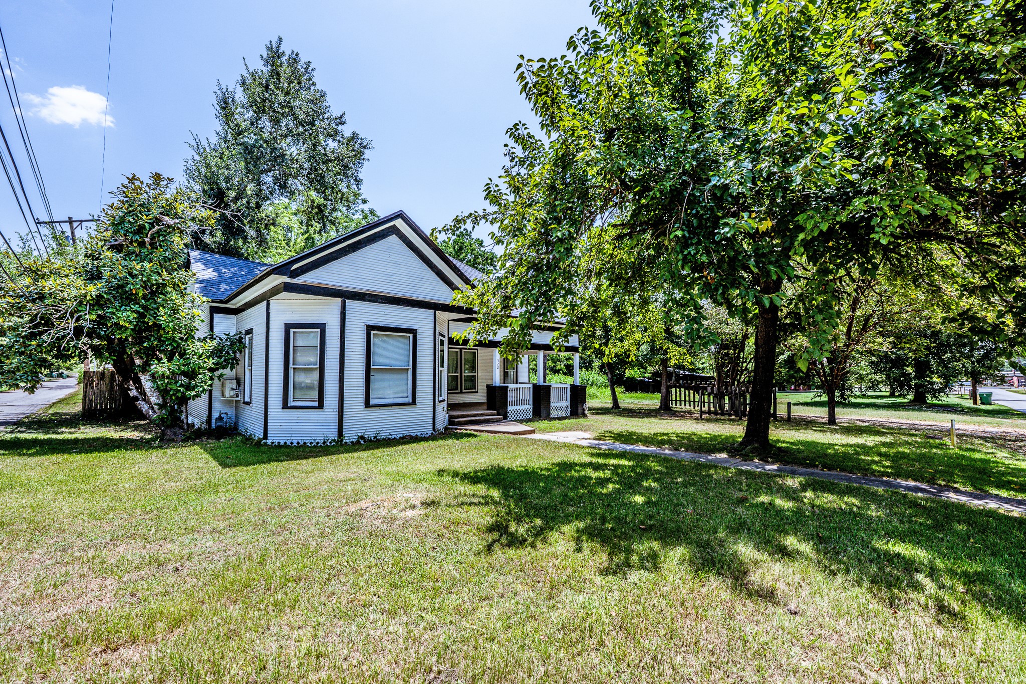 Listing photo 4