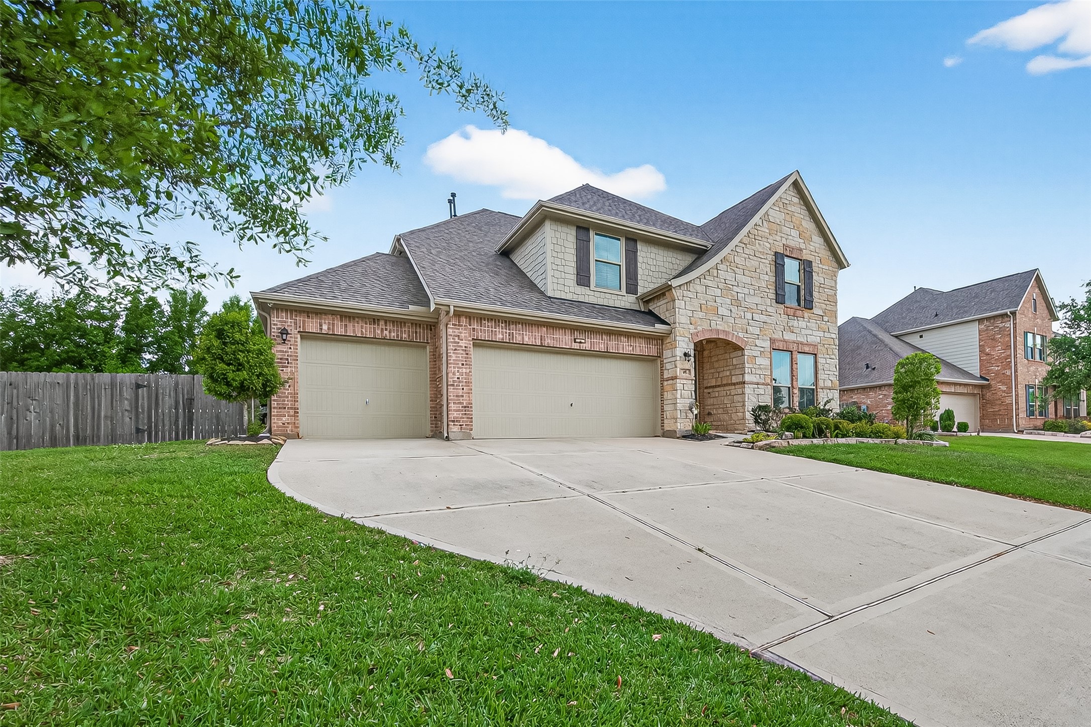Listing photo 1