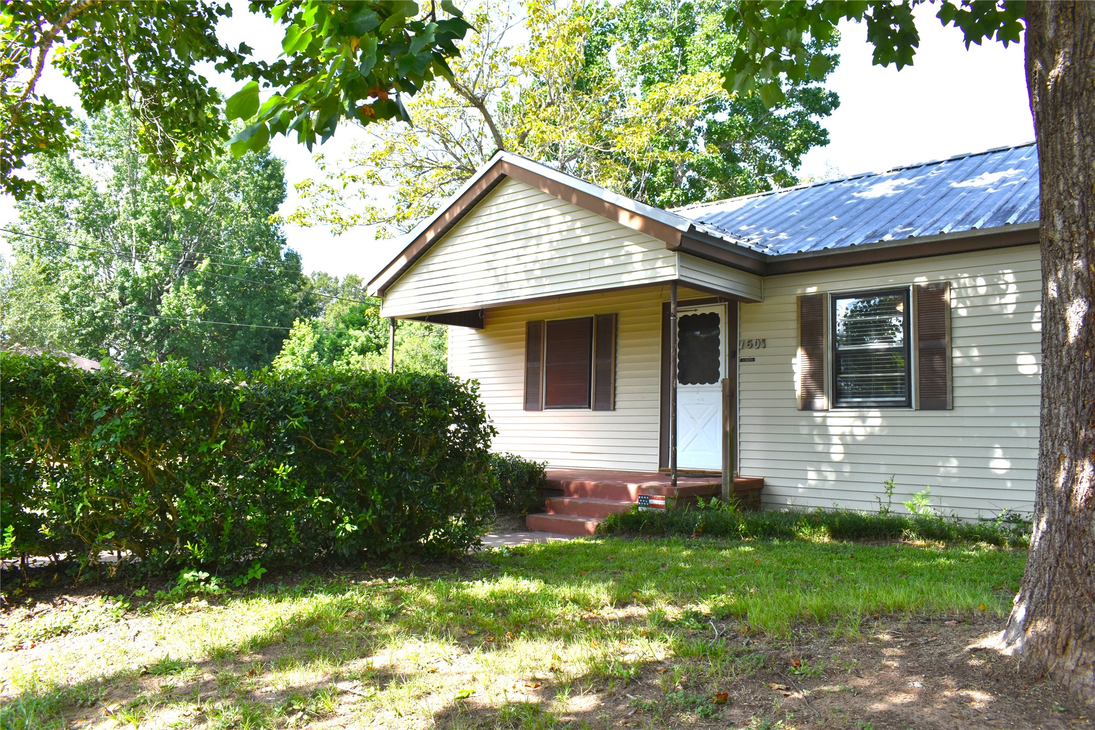Listing photo 1