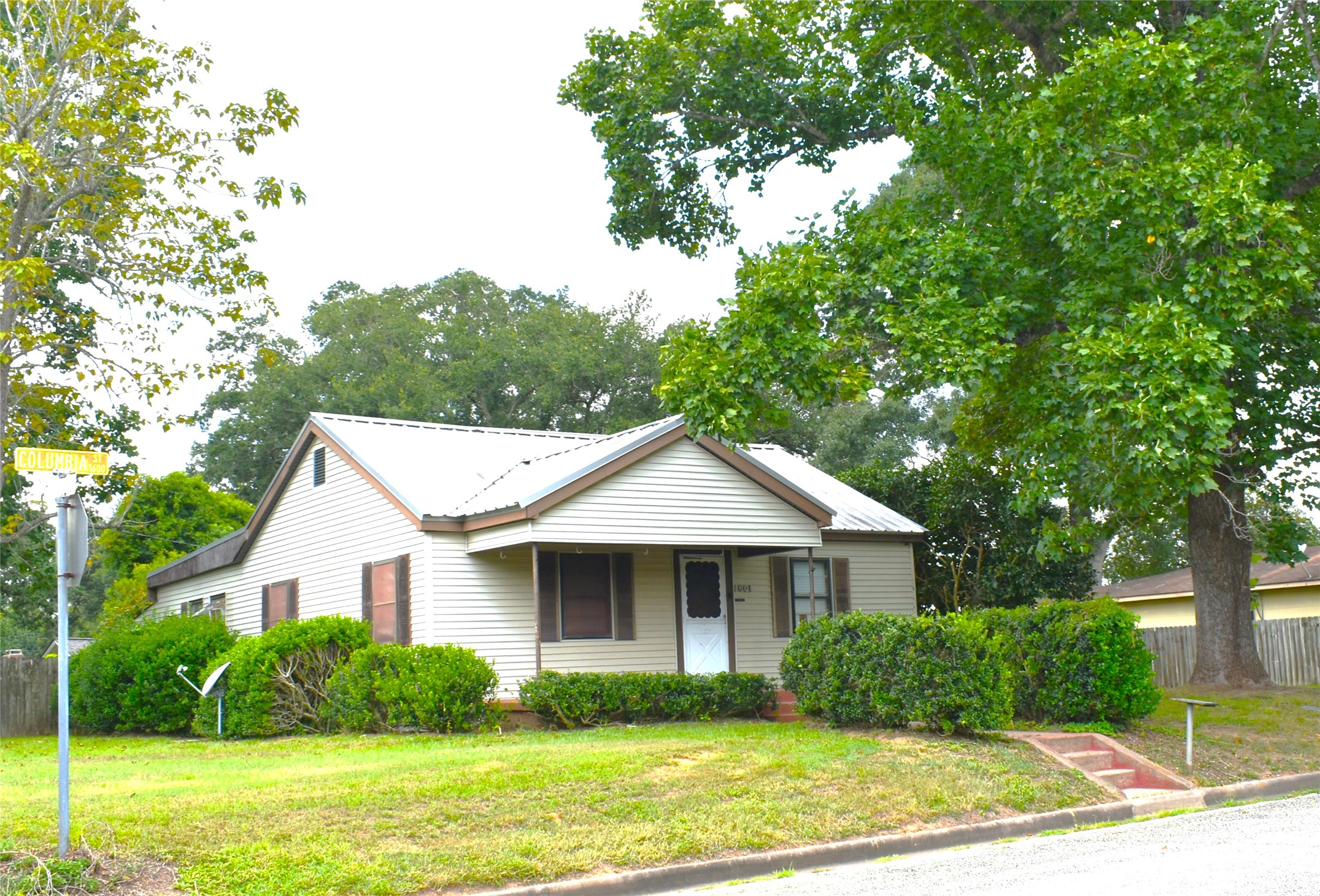 Listing photo 1