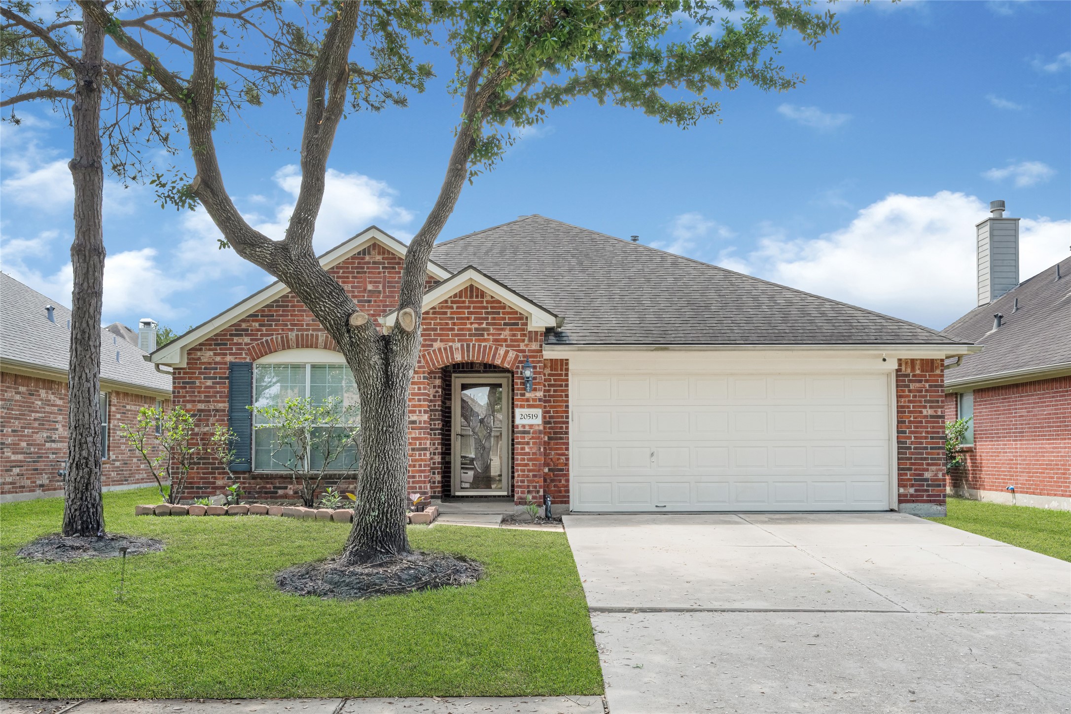 Listing photo 1