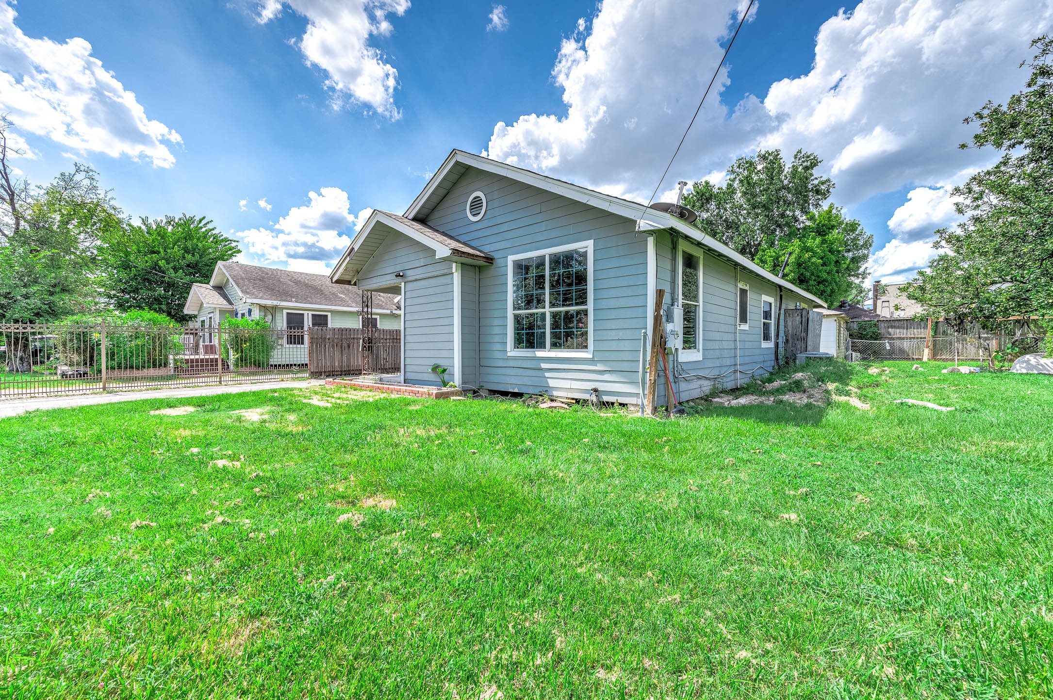 Listing photo 4