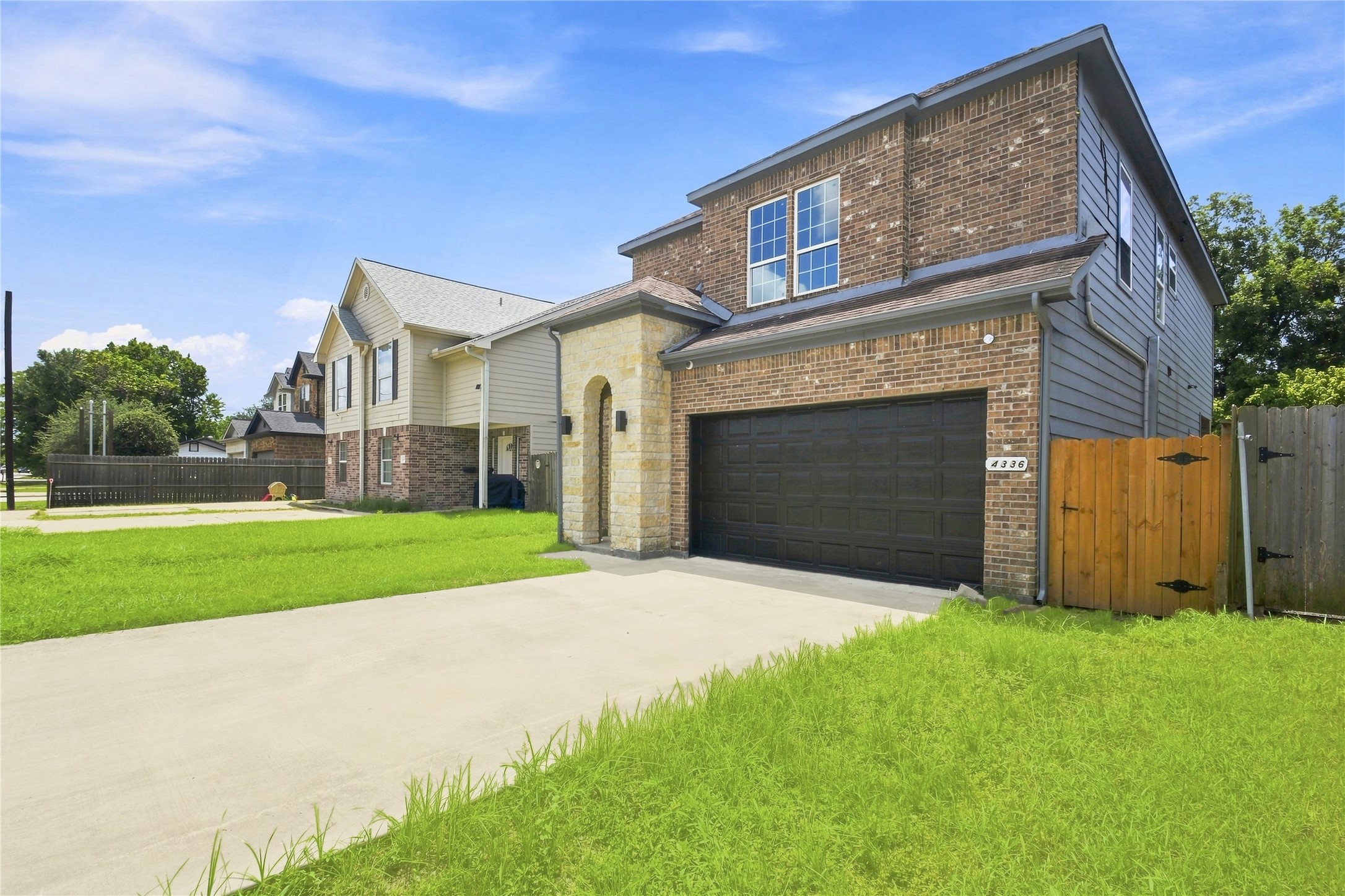 Listing photo 1