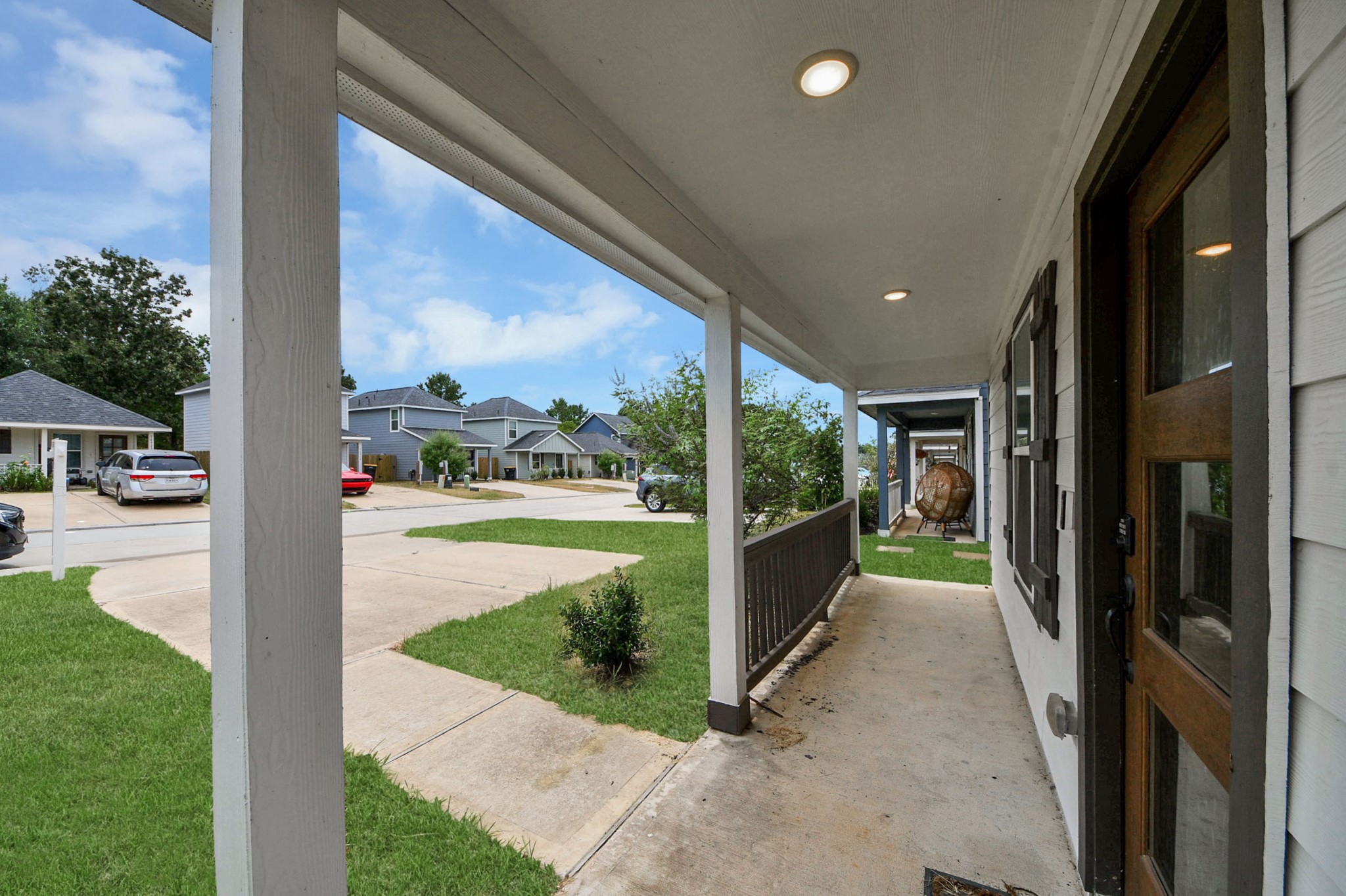 Listing photo 3