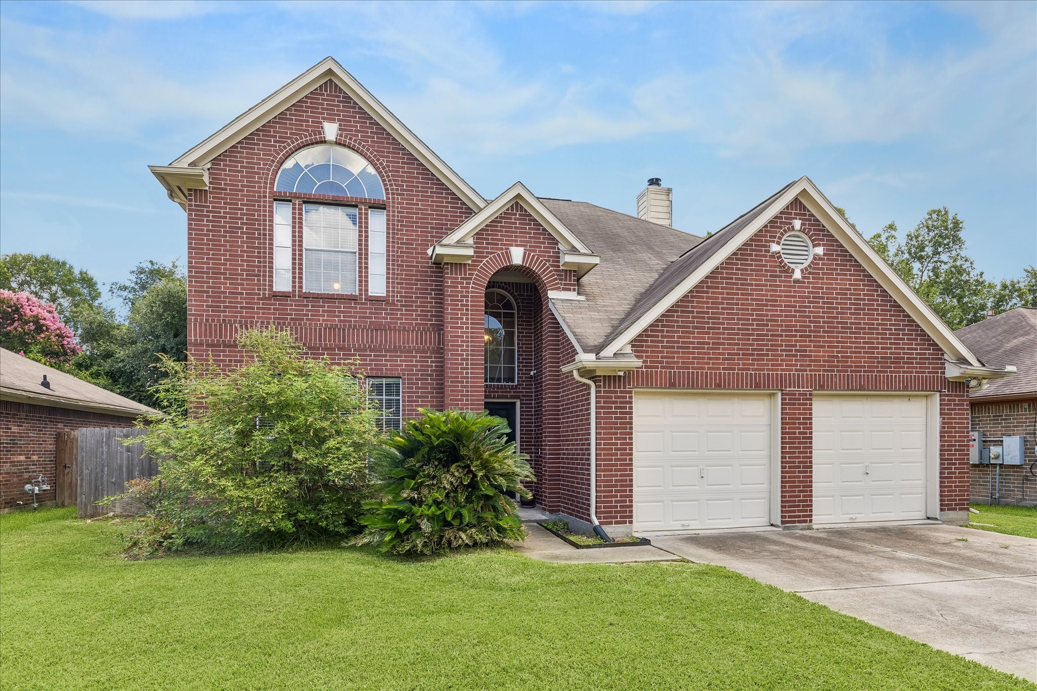 Listing photo 2