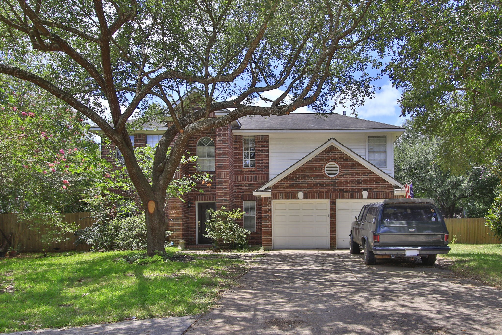 Listing photo 2