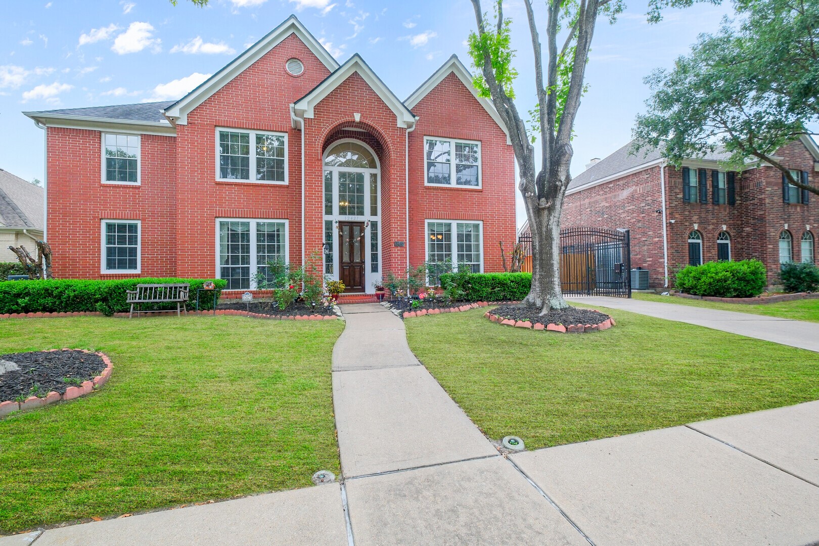 Listing photo 1