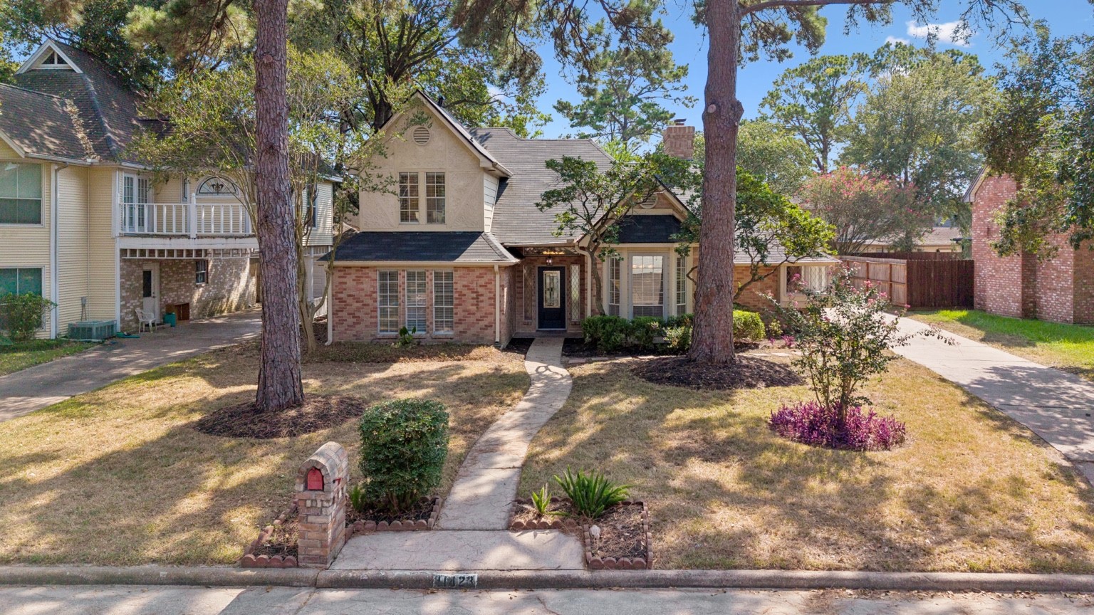 Listing photo 1