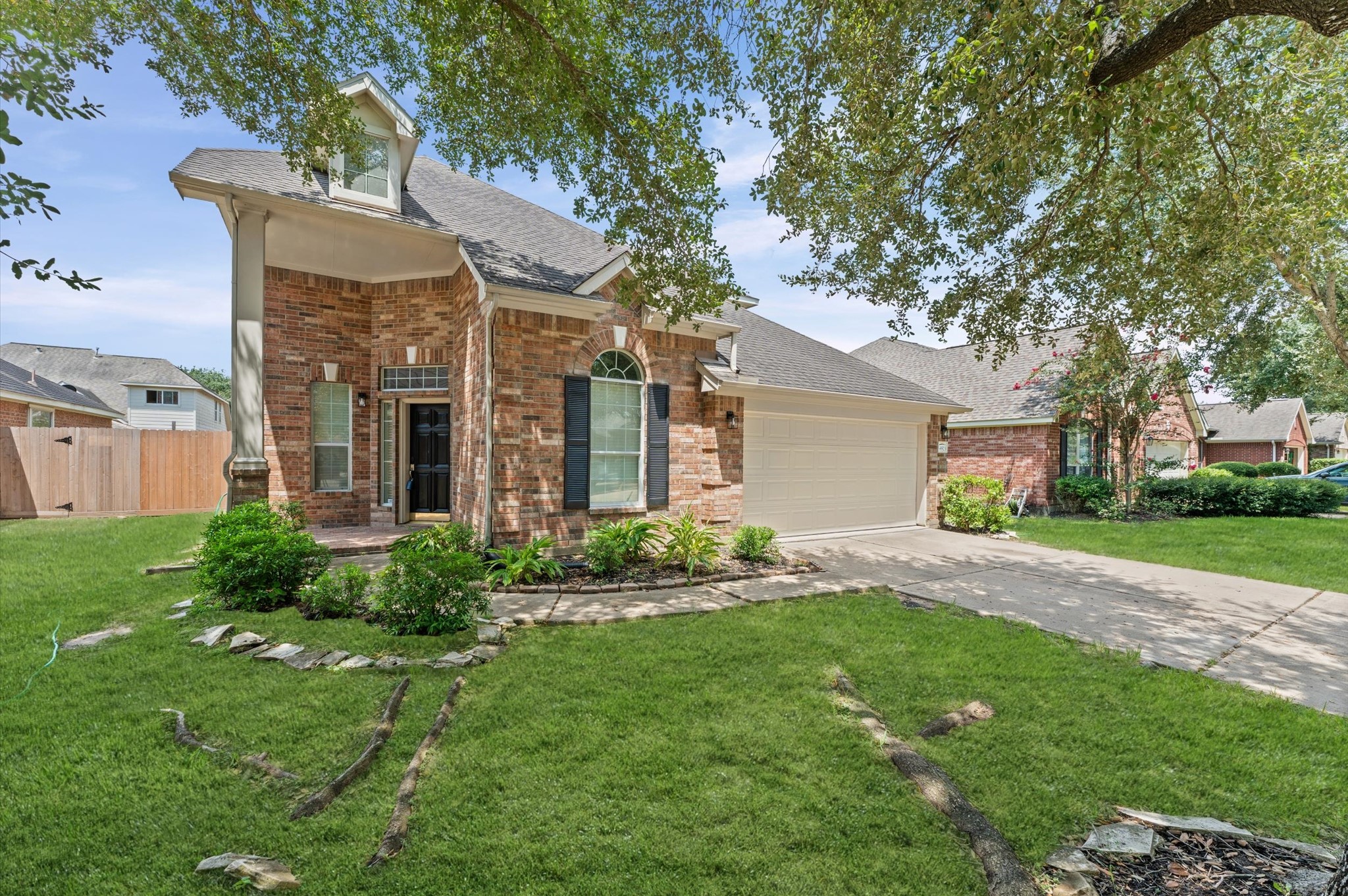 Listing photo 1
