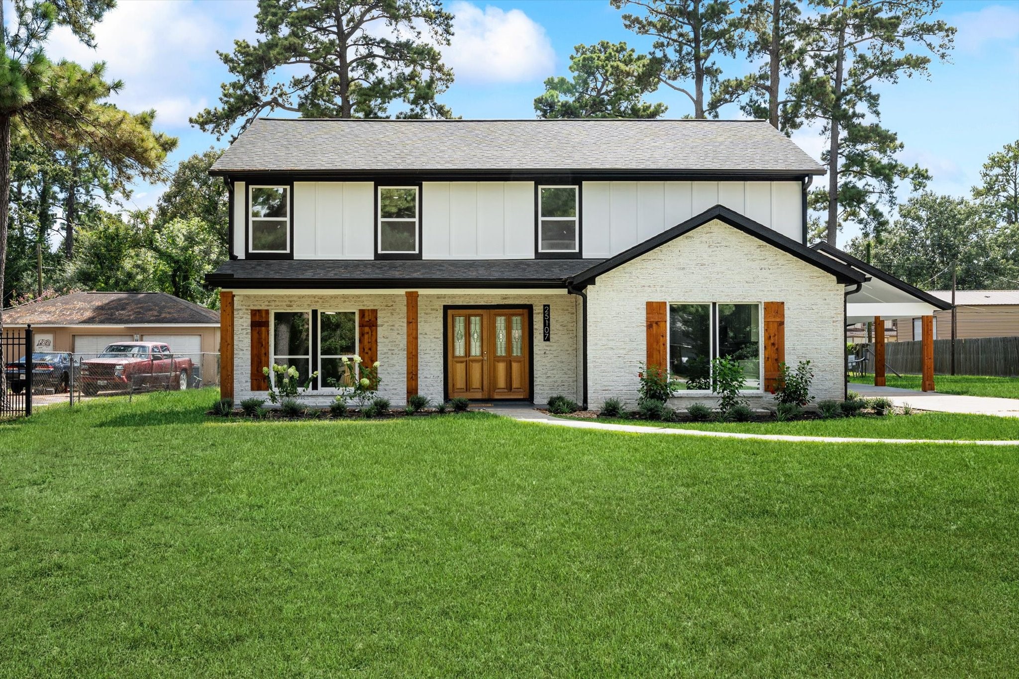 Listing photo 1