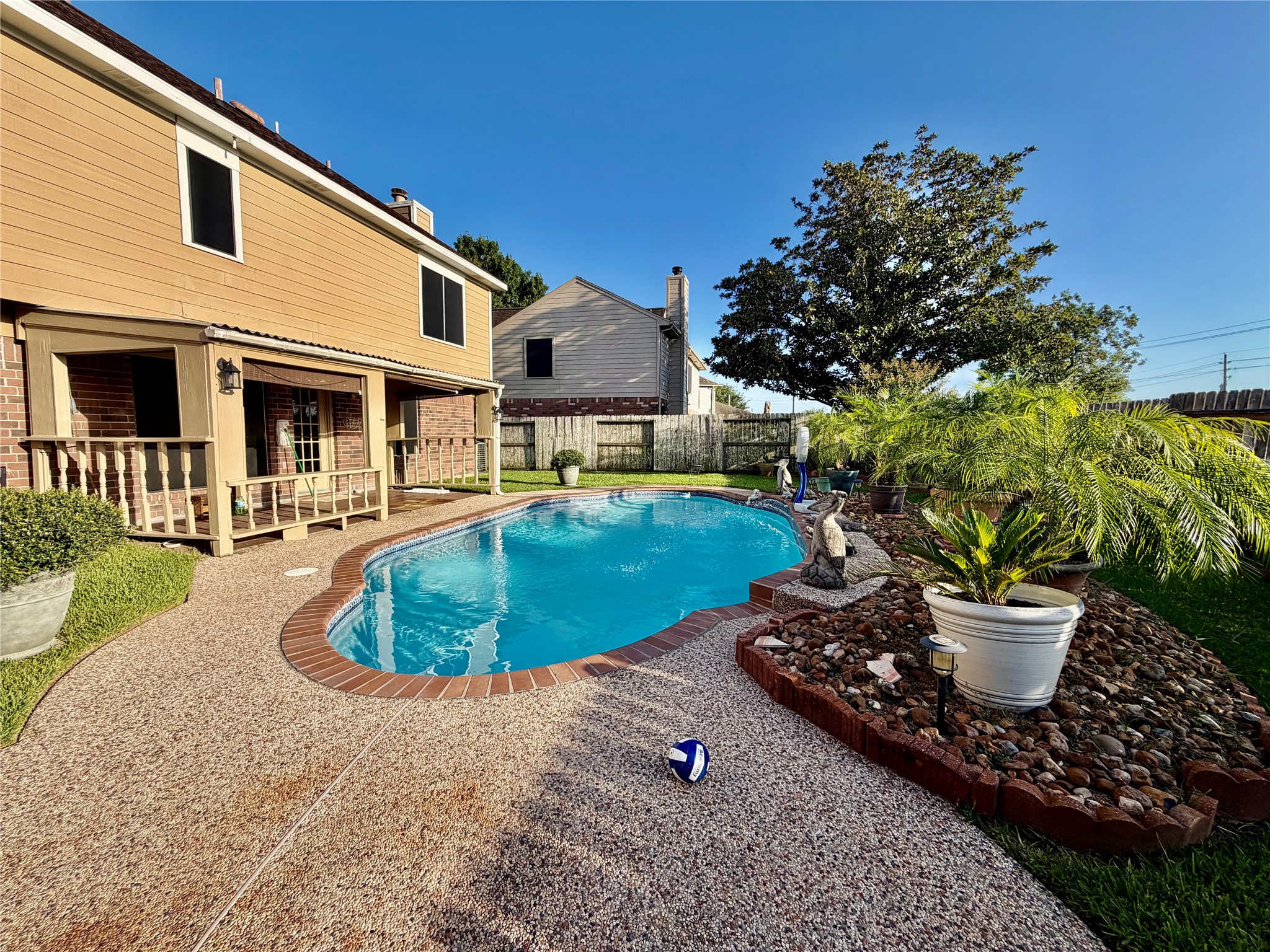 Listing photo 3