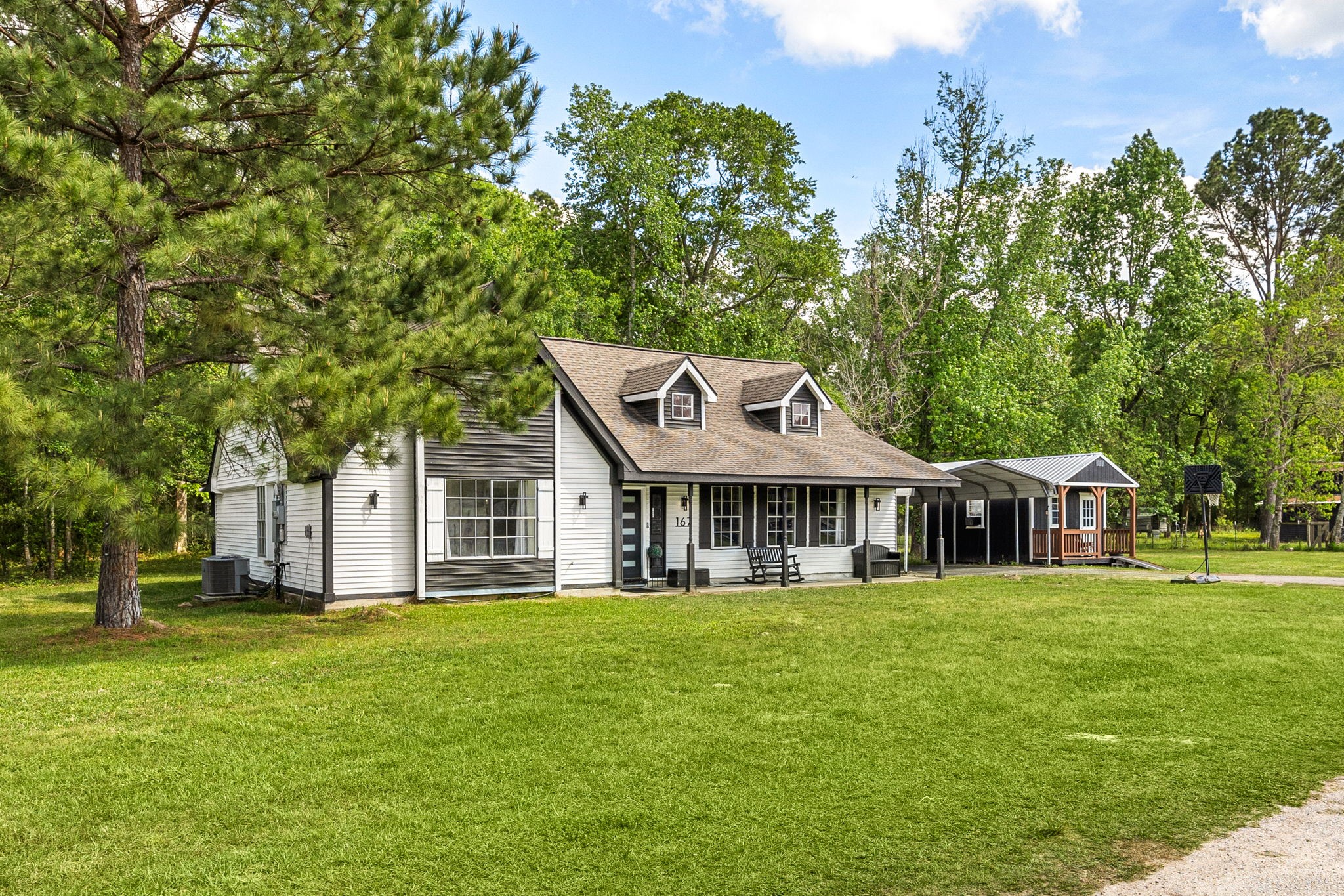 Listing photo 1