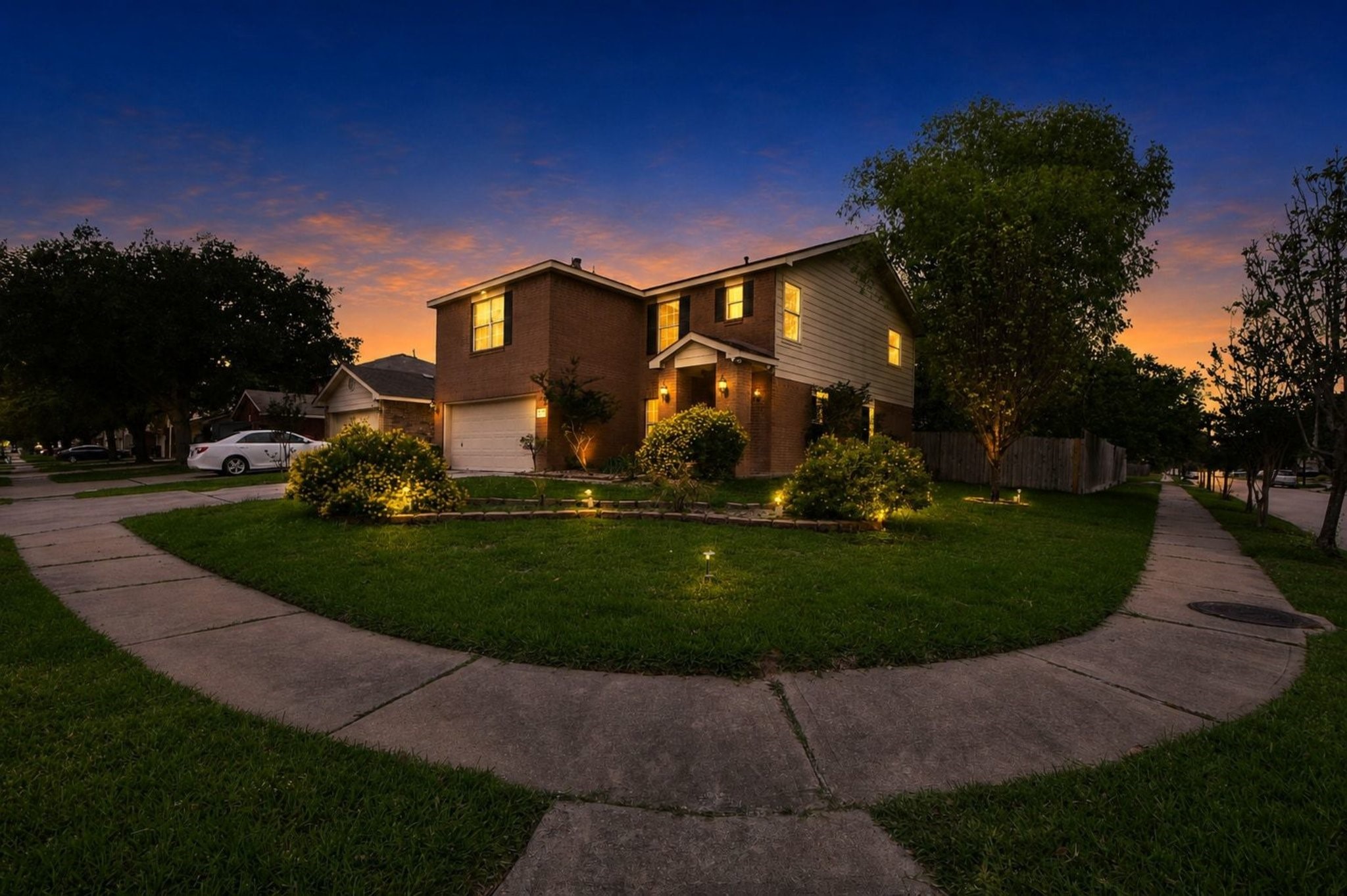 Listing photo 2
